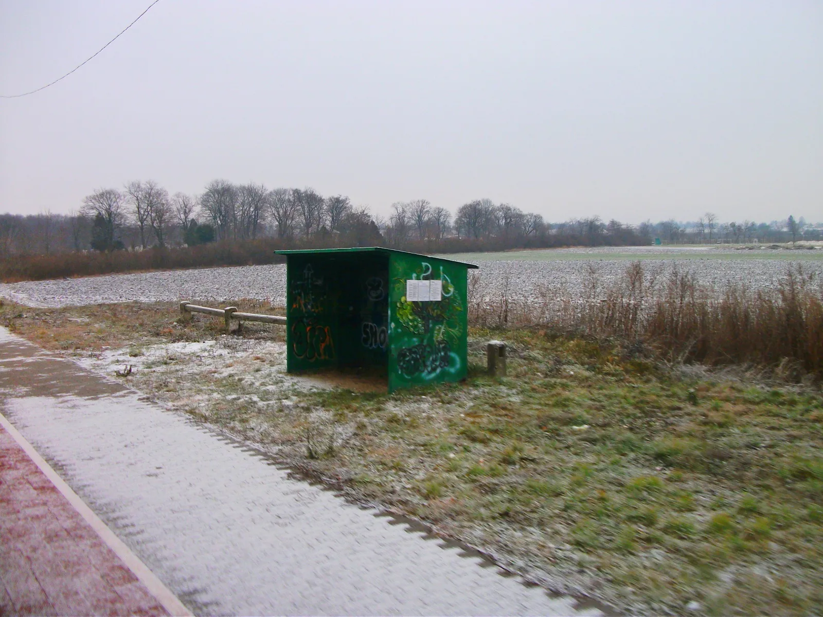 Photo showing: Seregélyes-Szőlőhegy vasúti megállóhelye a 44-es számú vasútvonalon.