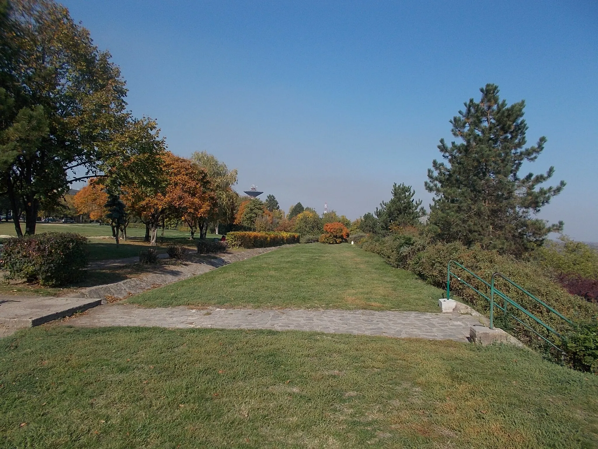 Photo showing: : Upper Promenade Park or  High Coast steel sculpture Park, Dunaújváros, Fejér County, Hungary.