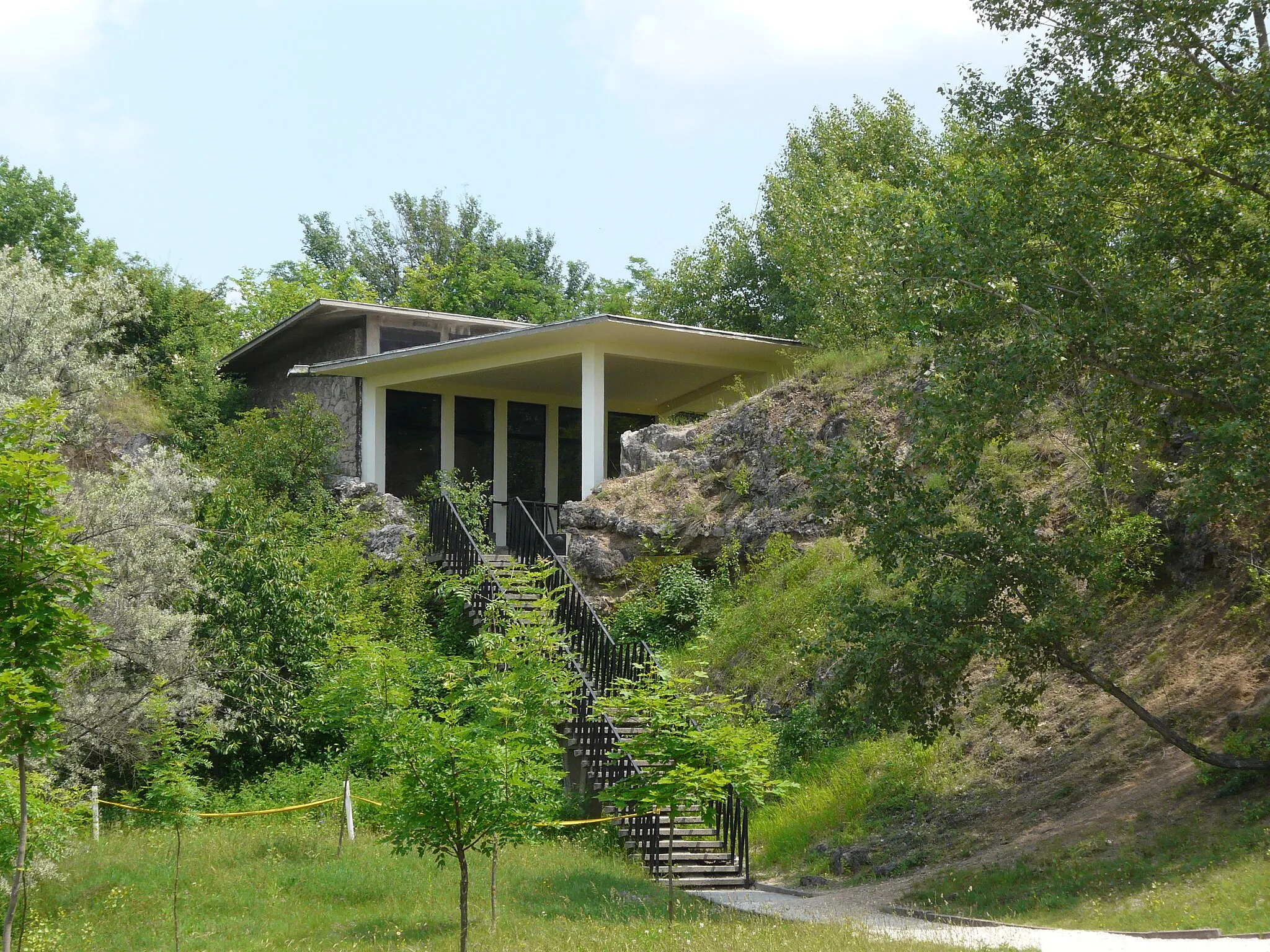 Photo showing: Vértesszőlős - paleolitic location - site I - view