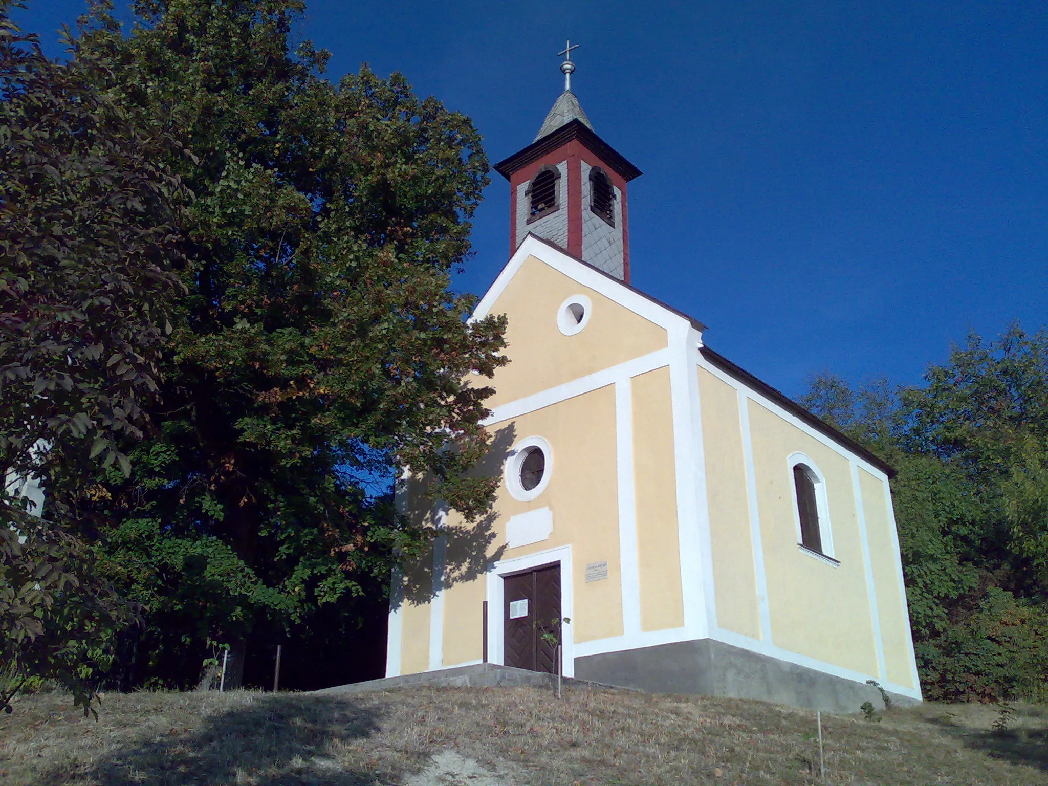 Photo showing: Csatár-hegyi kápolna