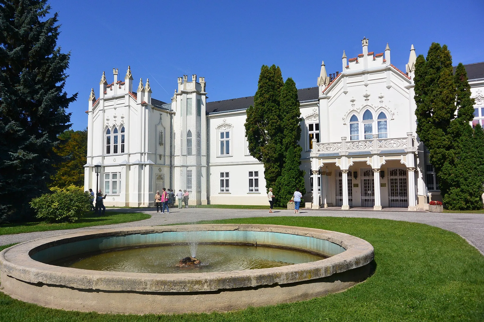 Photo showing: Brunszvik Mansion at Martonvásár, Hungary