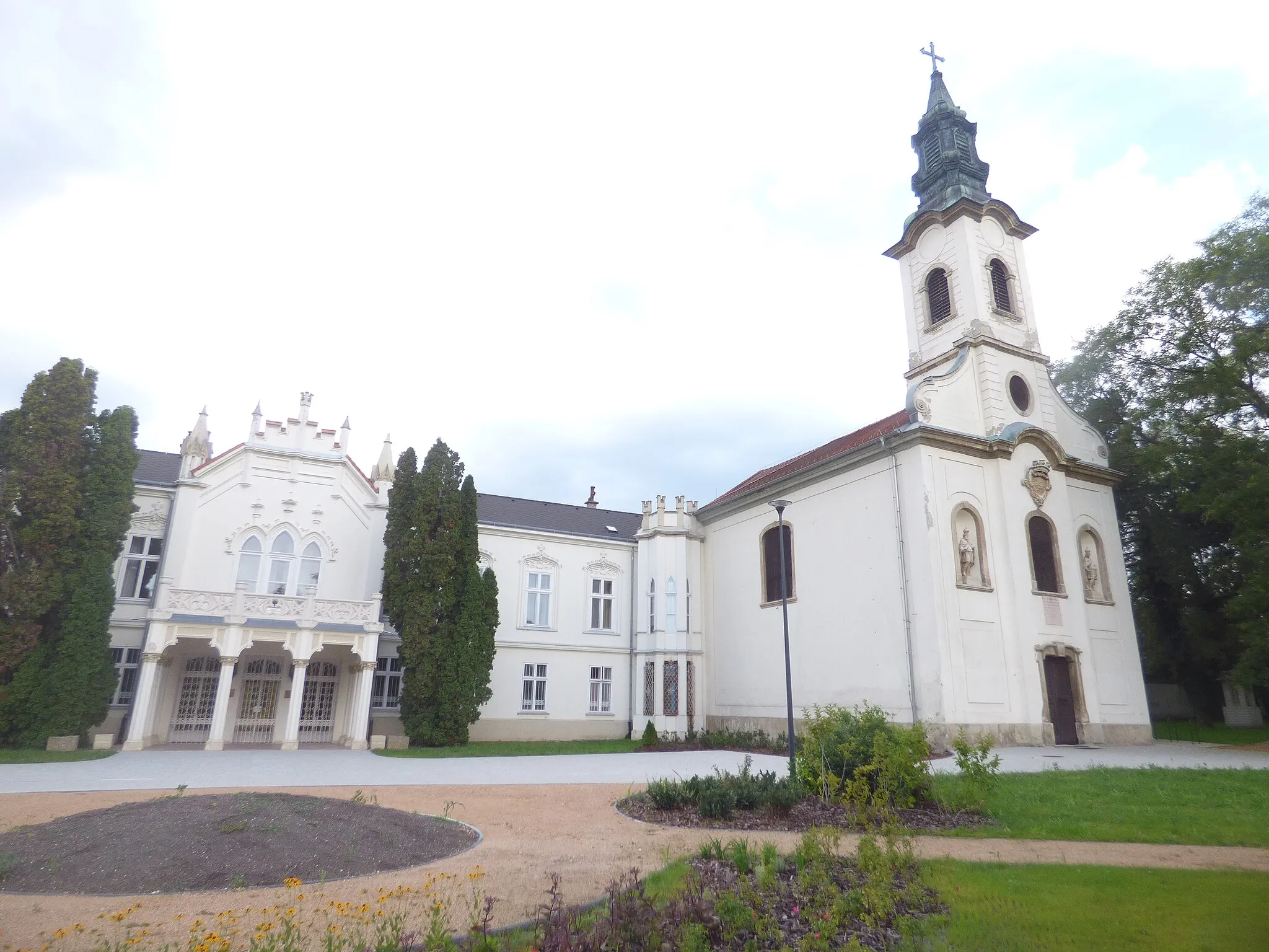 Photo showing: A martonvásári kastély egy részlete