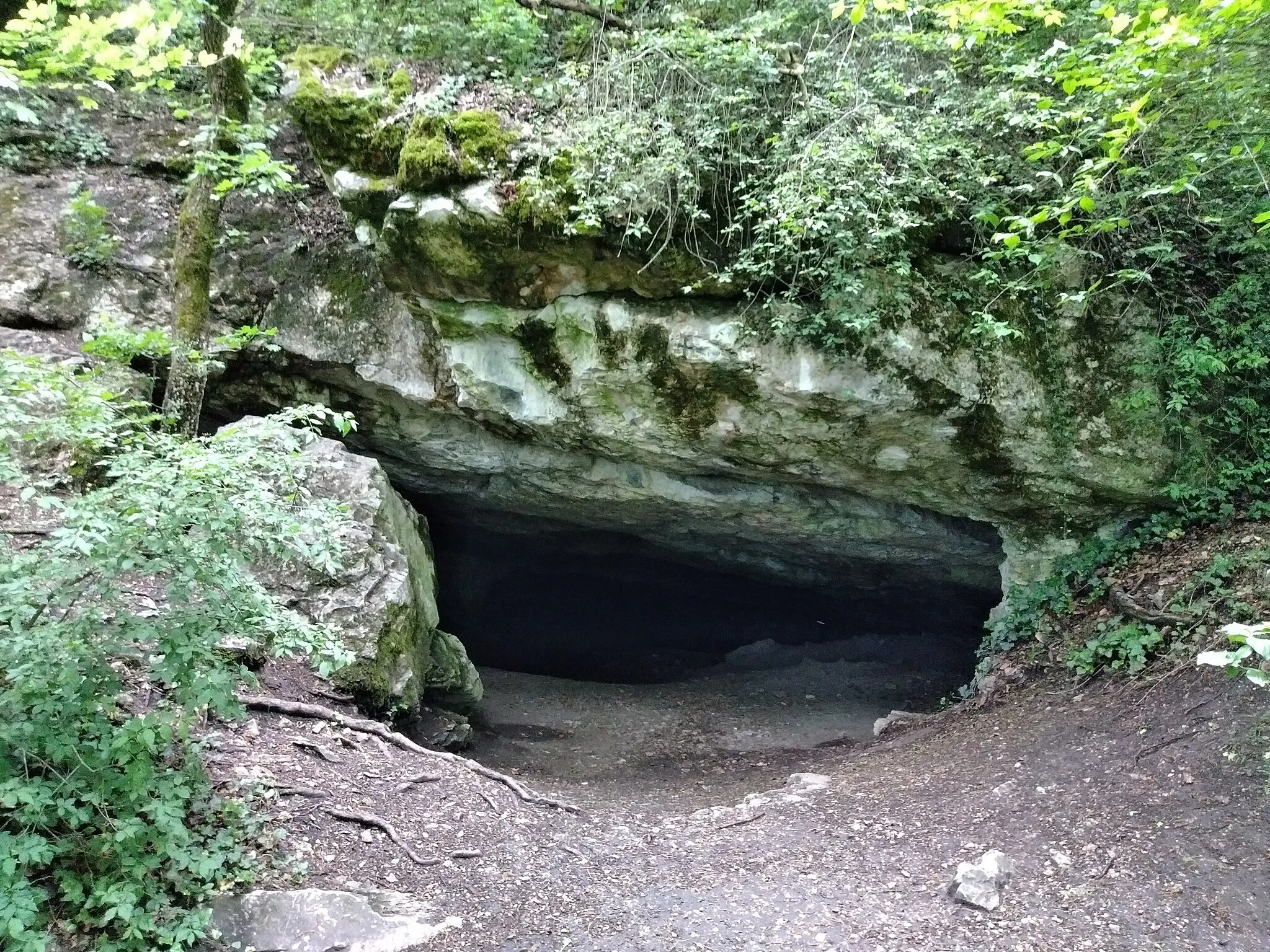 Photo showing: Bajnai Öreg Cave entrance.