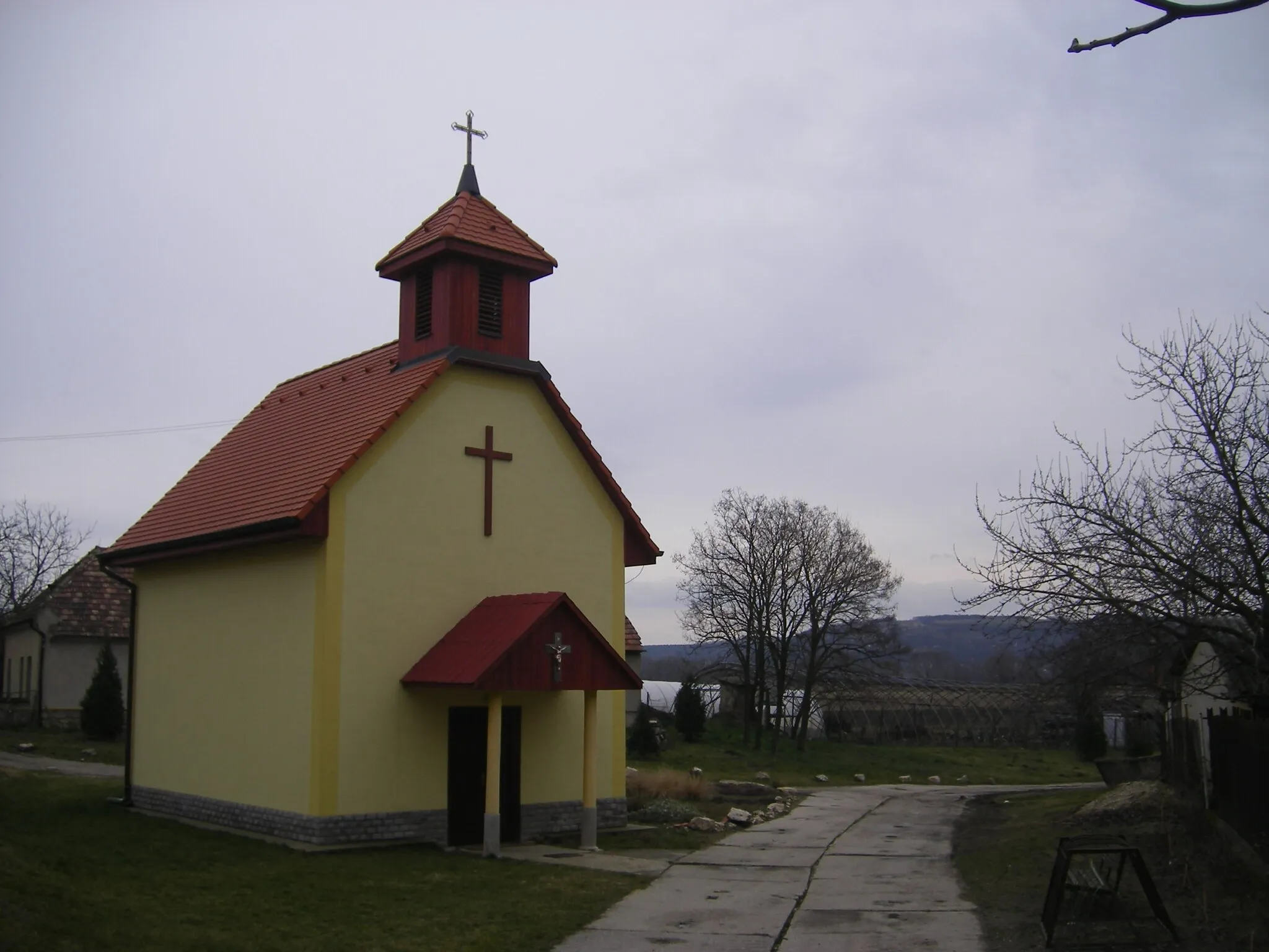 Photo showing: Patince - Catholic church.