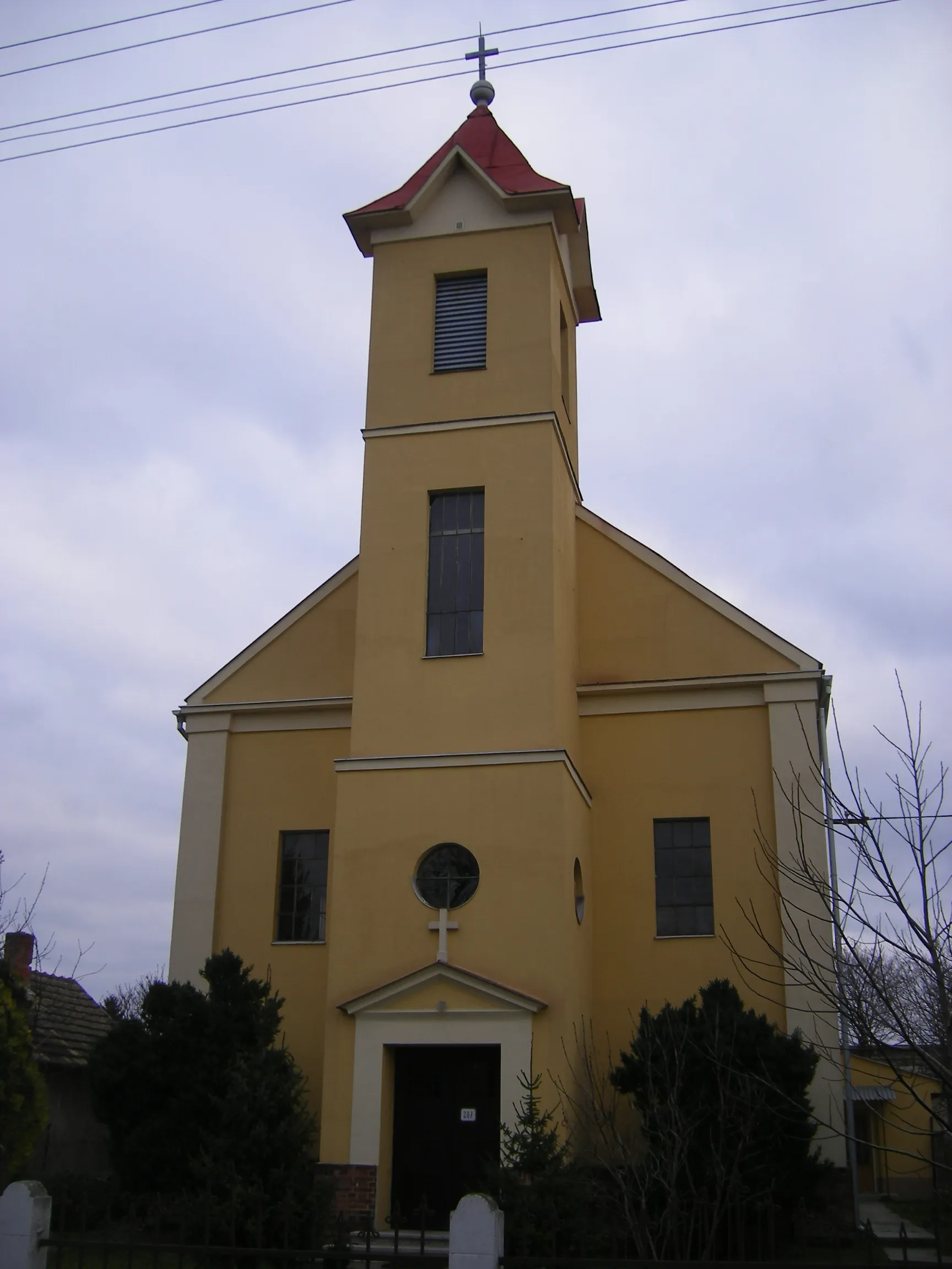 Photo showing: Csallóközaranyos - Katolikus templom