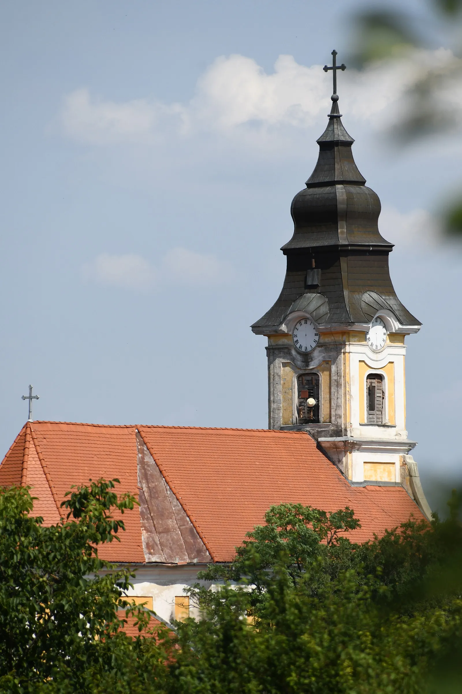 Photo showing: Roman Catholic church in Vereb, Hungary