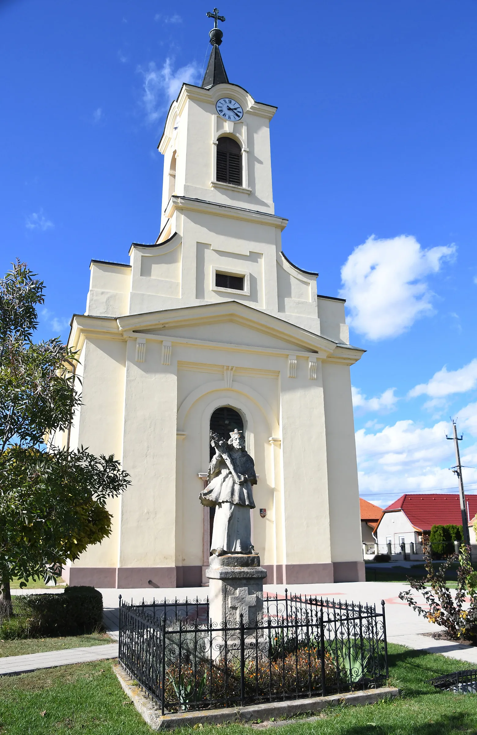 Photo showing: Statue of John of Nepomuk (Vértesboglár)