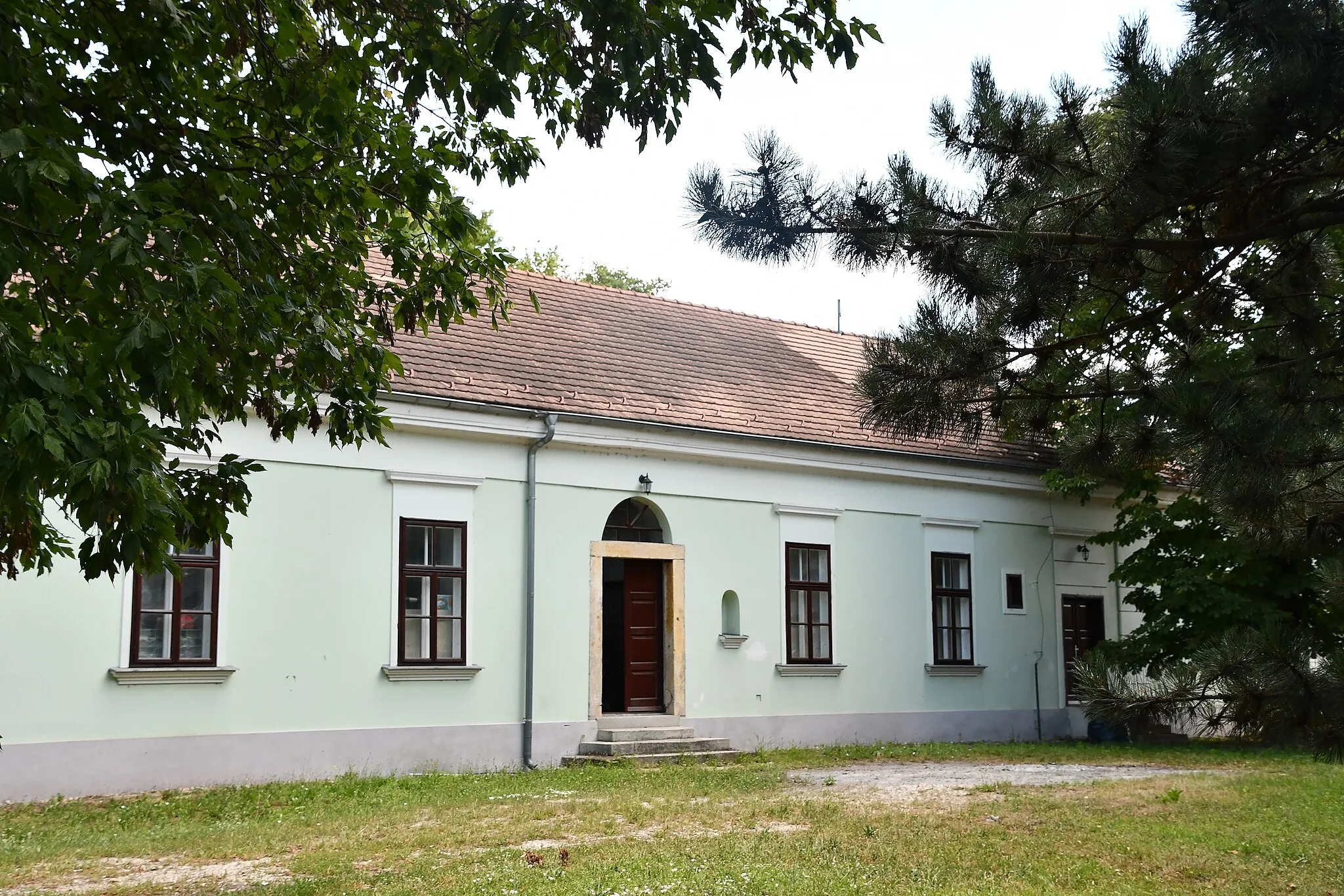 Photo showing: Mansion built in the early 19th century in Aba, Fejér County, Hungary