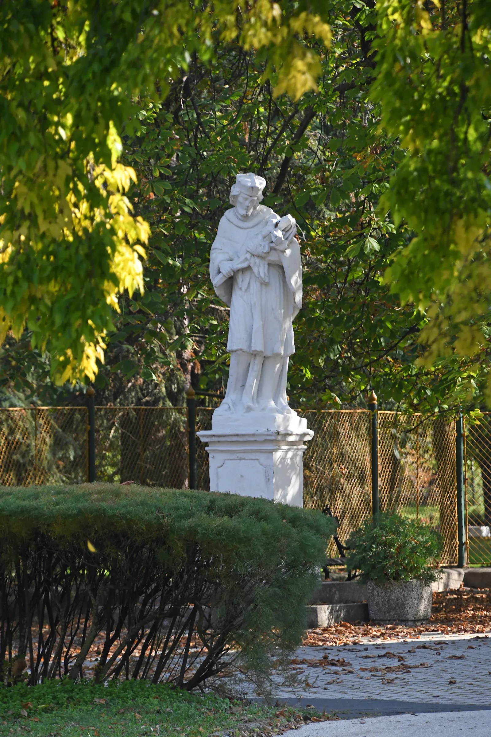 Photo showing: Statue of Saint John of Nepomuk in Bábolna, Hungary