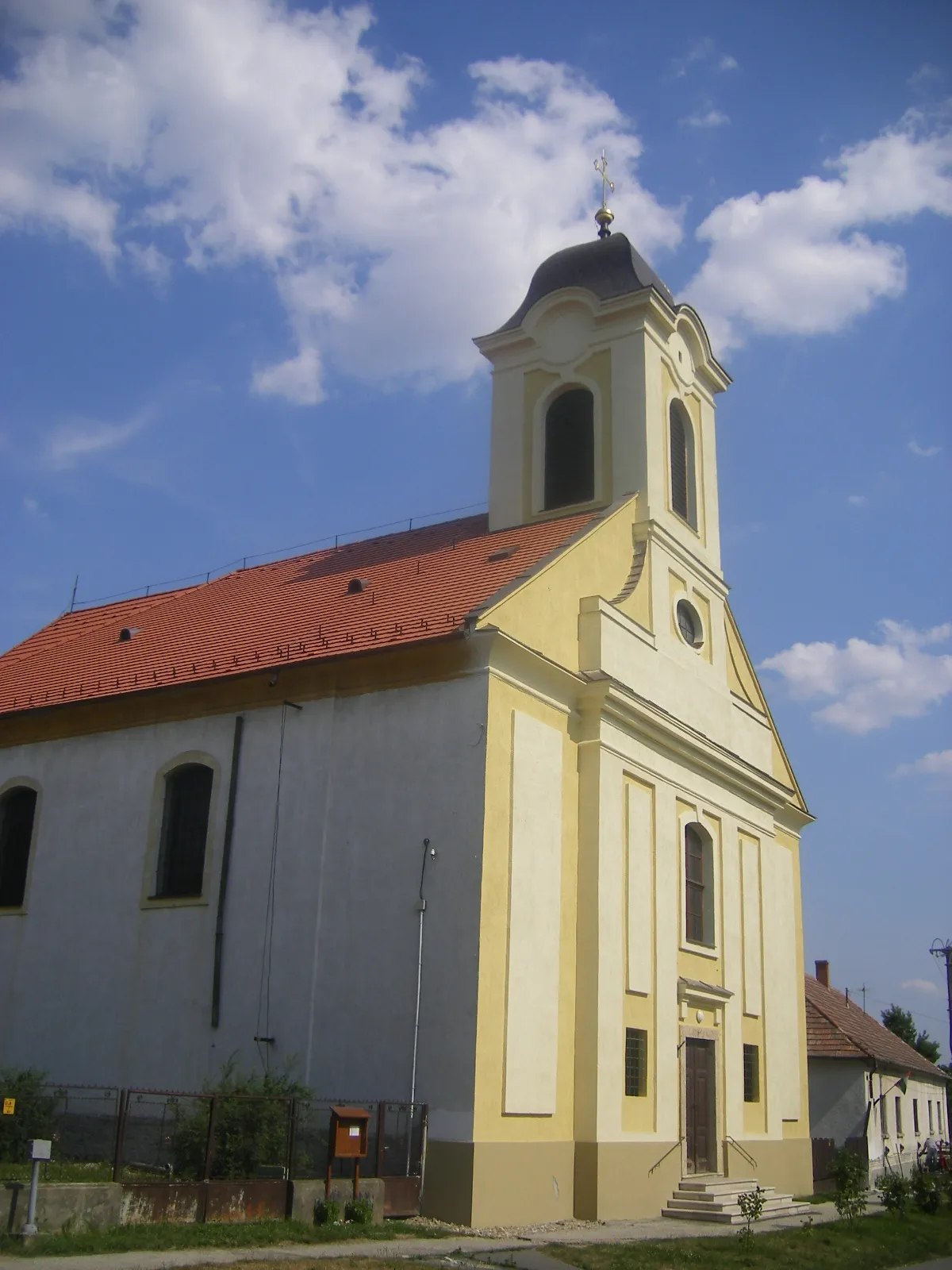 Photo showing: Lázi, Alexandriai Szent Katalin római katolikus templom

This is a photo of a monument in Hungary. Identifier: 4498