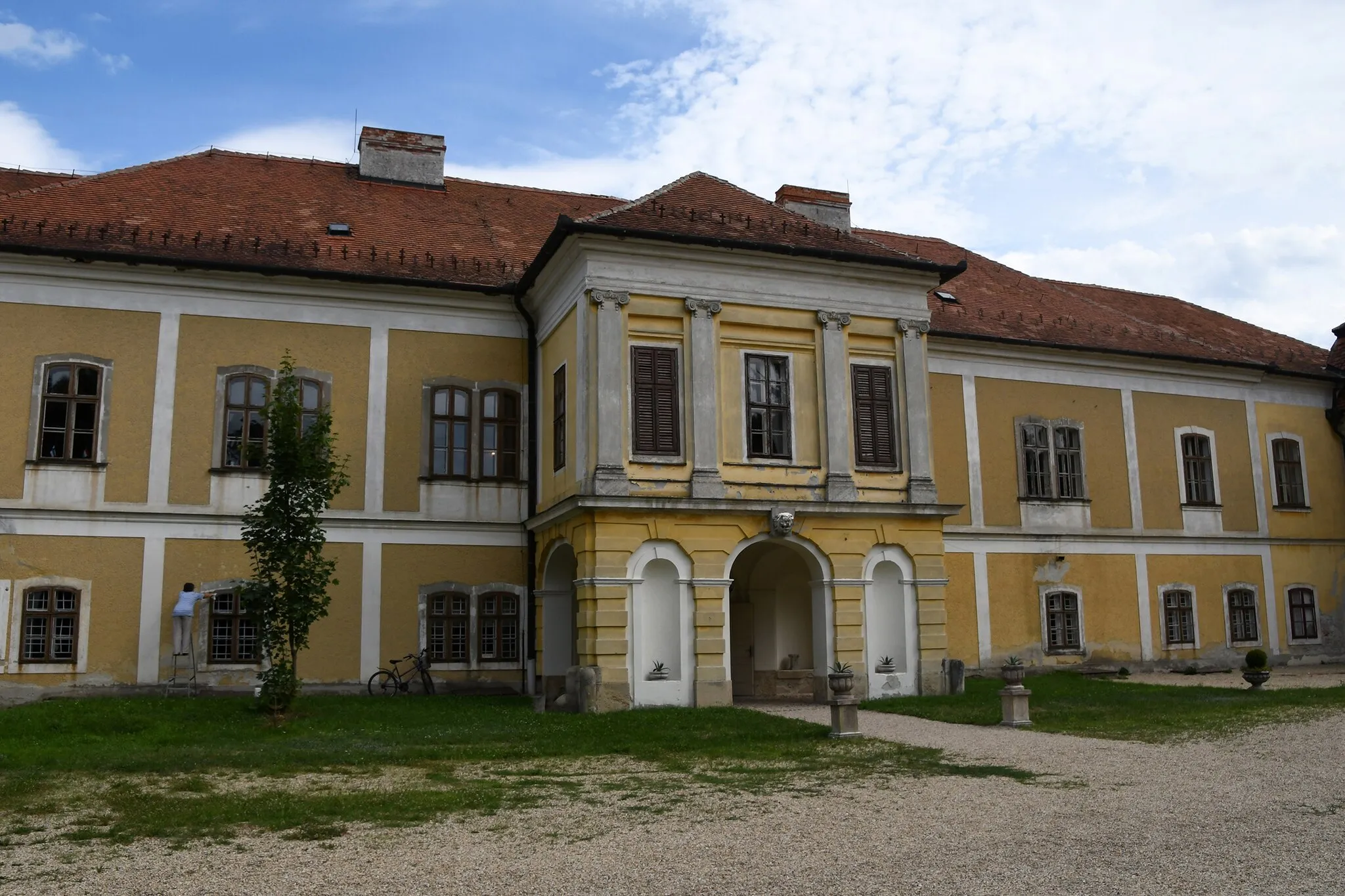 Photo showing: Amadé-Bajzáth-Pappenheim mansion in Iszkaszentgyörgy, Hungary