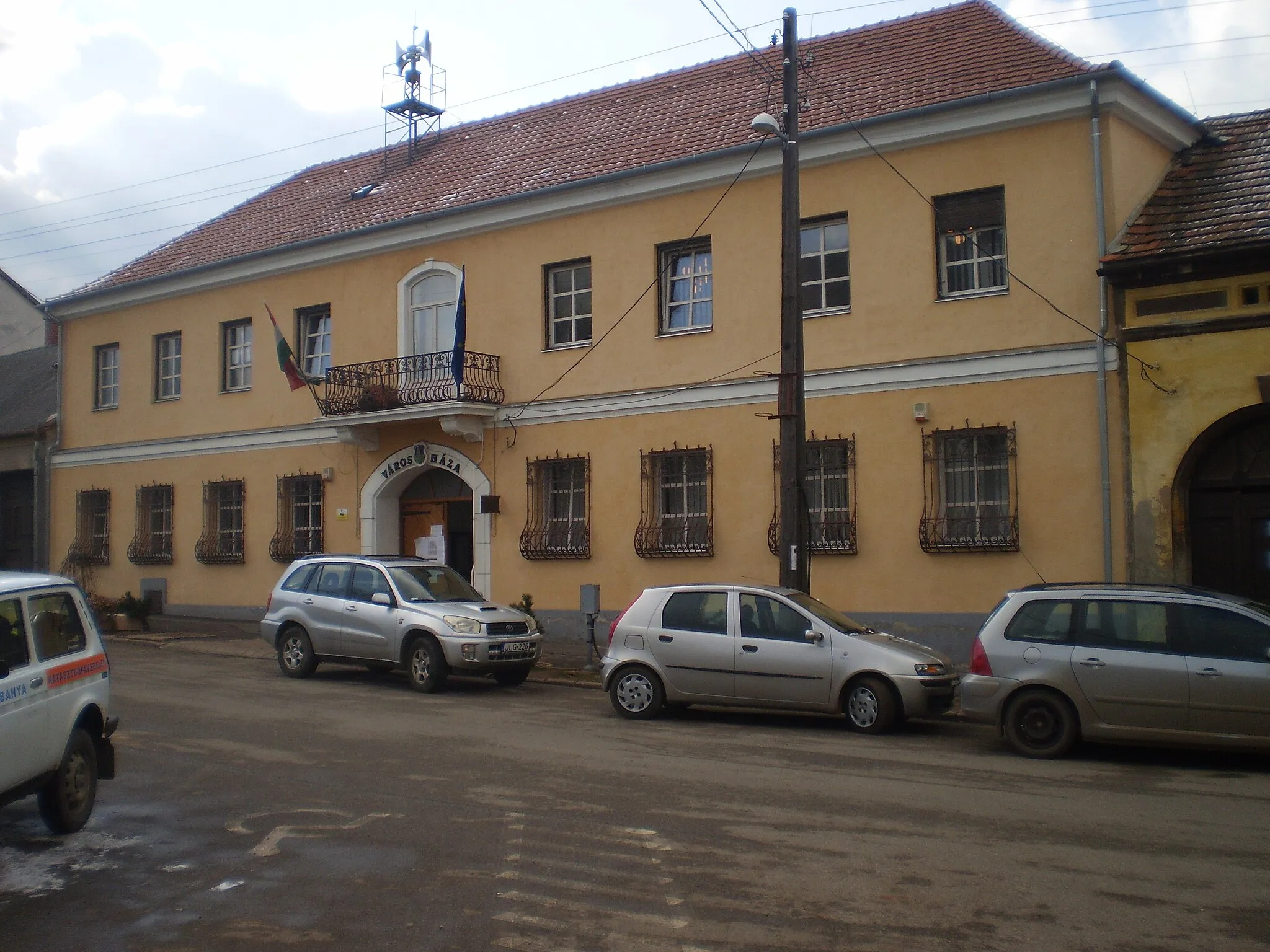 Photo showing: Devecser, Hungary. Town hall