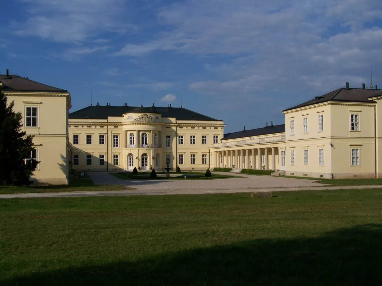 Photo showing: Károlyi-kastély (Fehérvárcsurgó, Petőfi u. 2.)