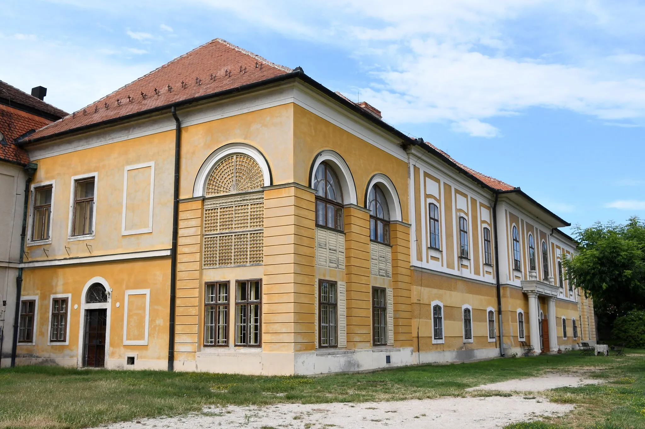 Photo showing: Amadé-Bajzáth-Pappenheim mansion in Iszkaszentgyörgy, Hungary