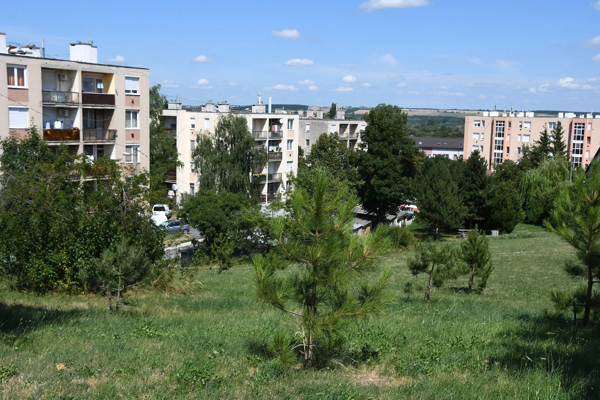 Photo showing: Dwelling-houses of the former miners' colony in Kincsesbánya, Hungary