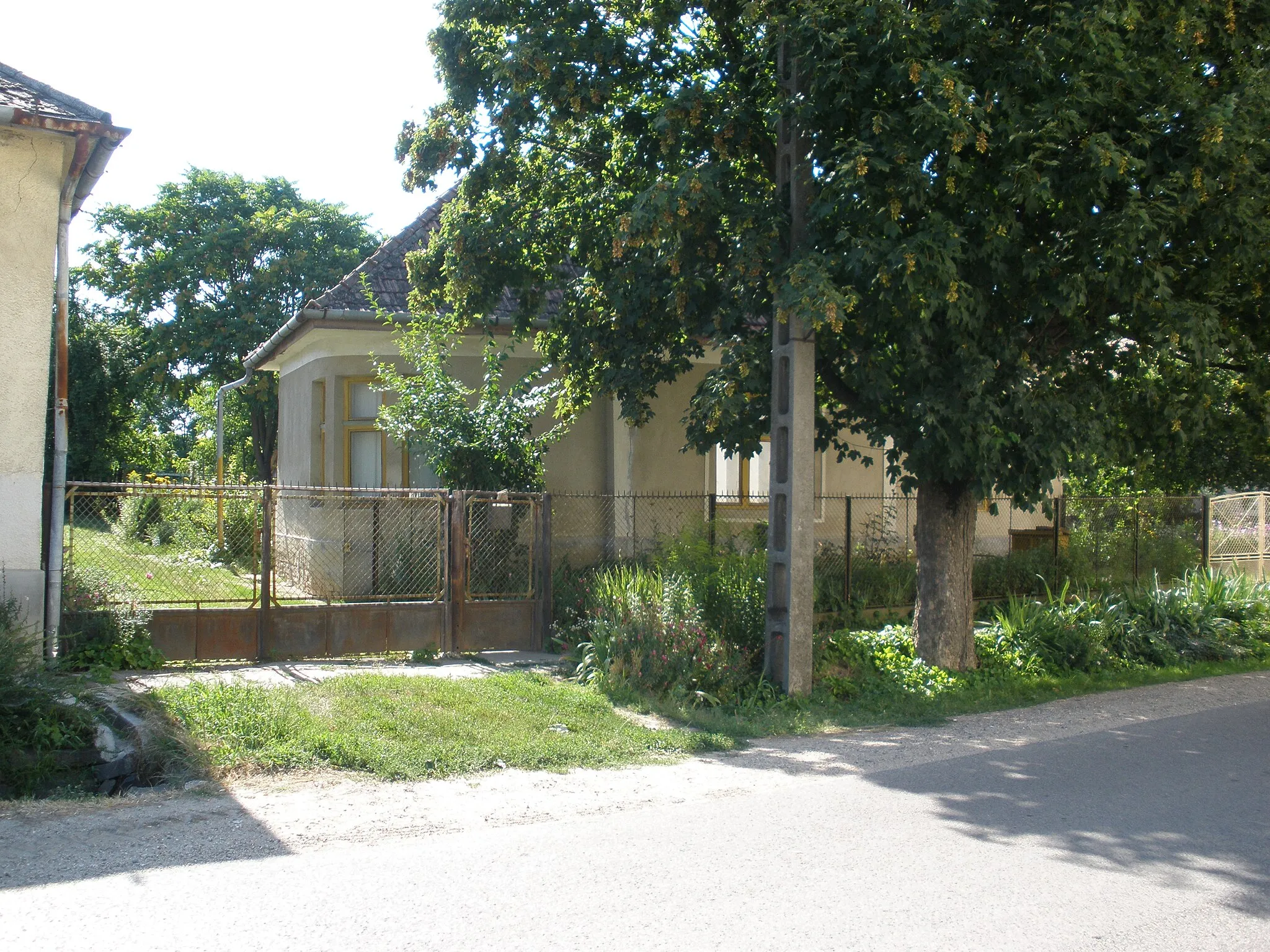 Photo showing: Ádánd, Kossuth utca 71. szám alatti lakóház 2008-ban