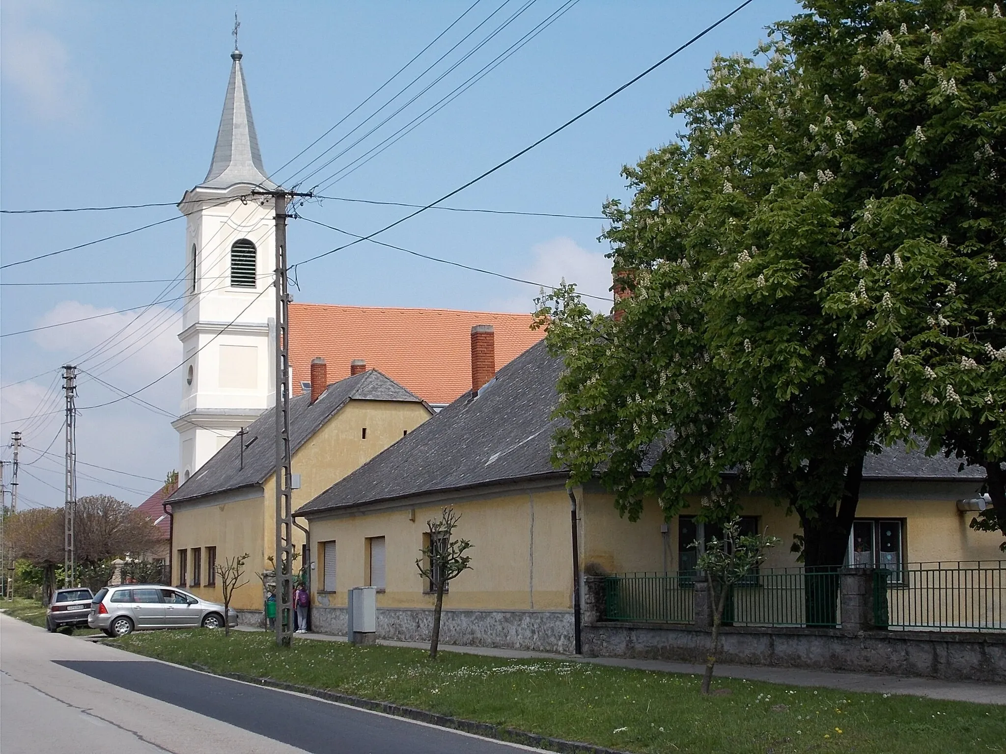 Photo showing: Nagyesztergár - utcarészlet (Radnóti Miklós u.)