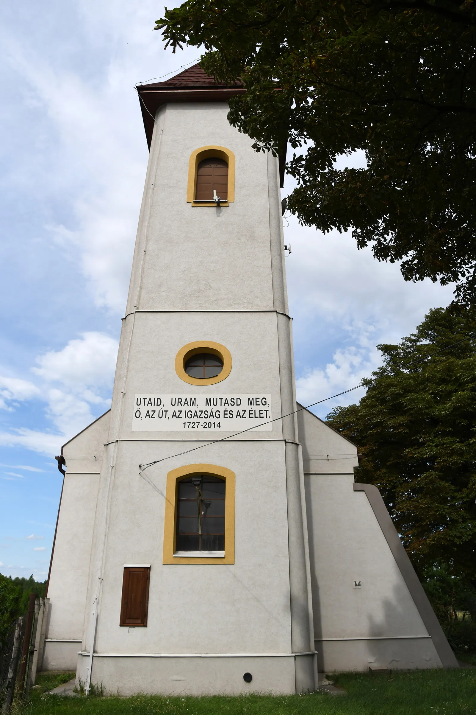 Photo showing: Calvinist church in Moha, Hungary