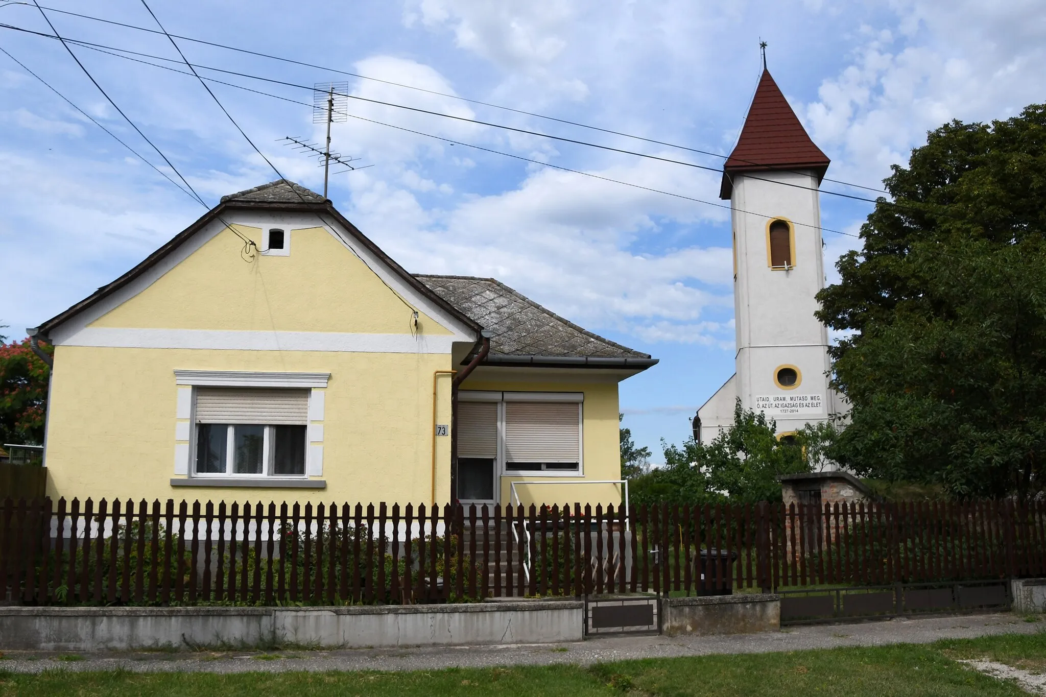 Photo showing: Calvinist church in Moha, Hungary
