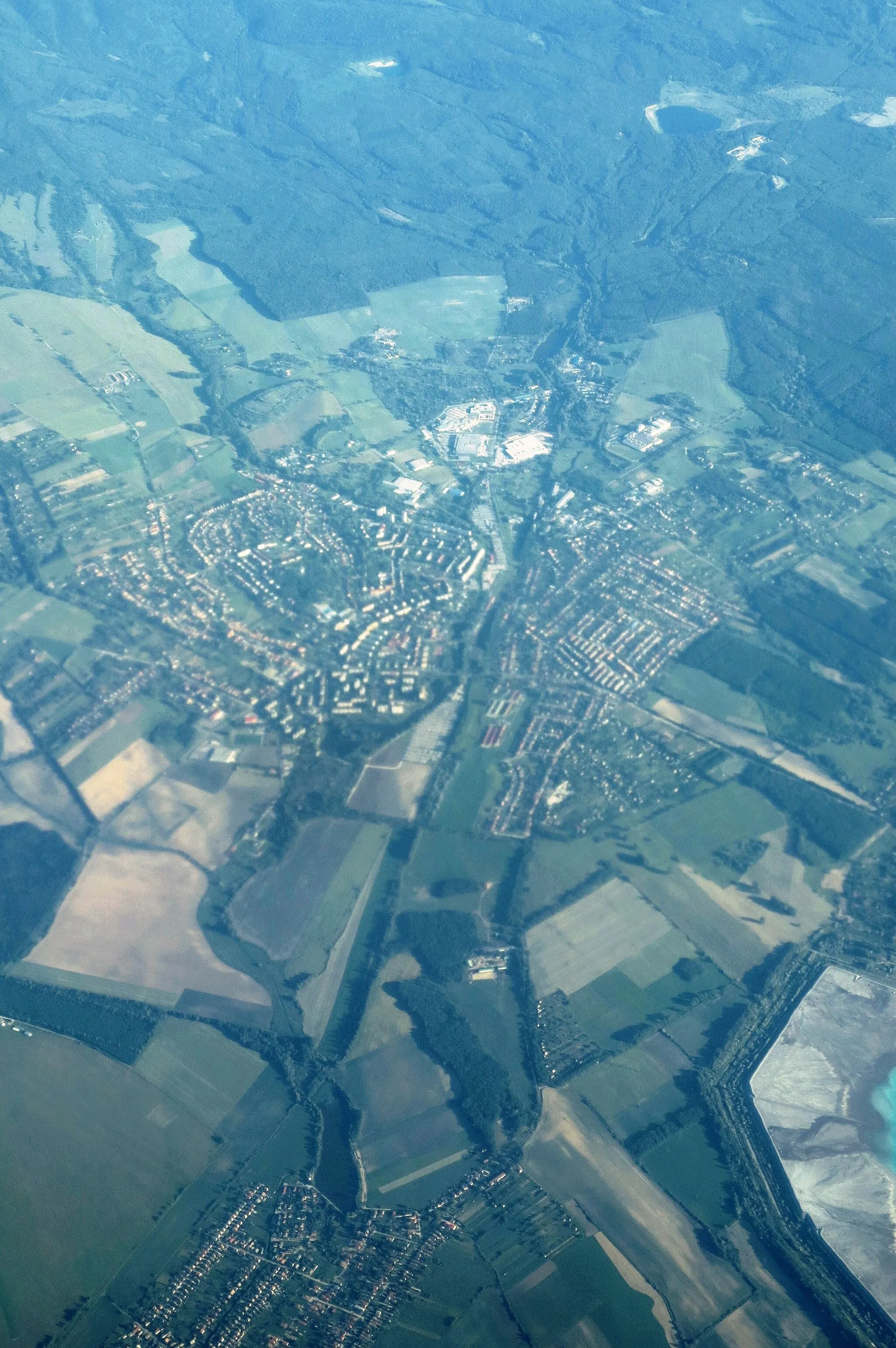 Photo showing: Aerial view over part of the Komaron-Esztergom County of northwestern Hungary.