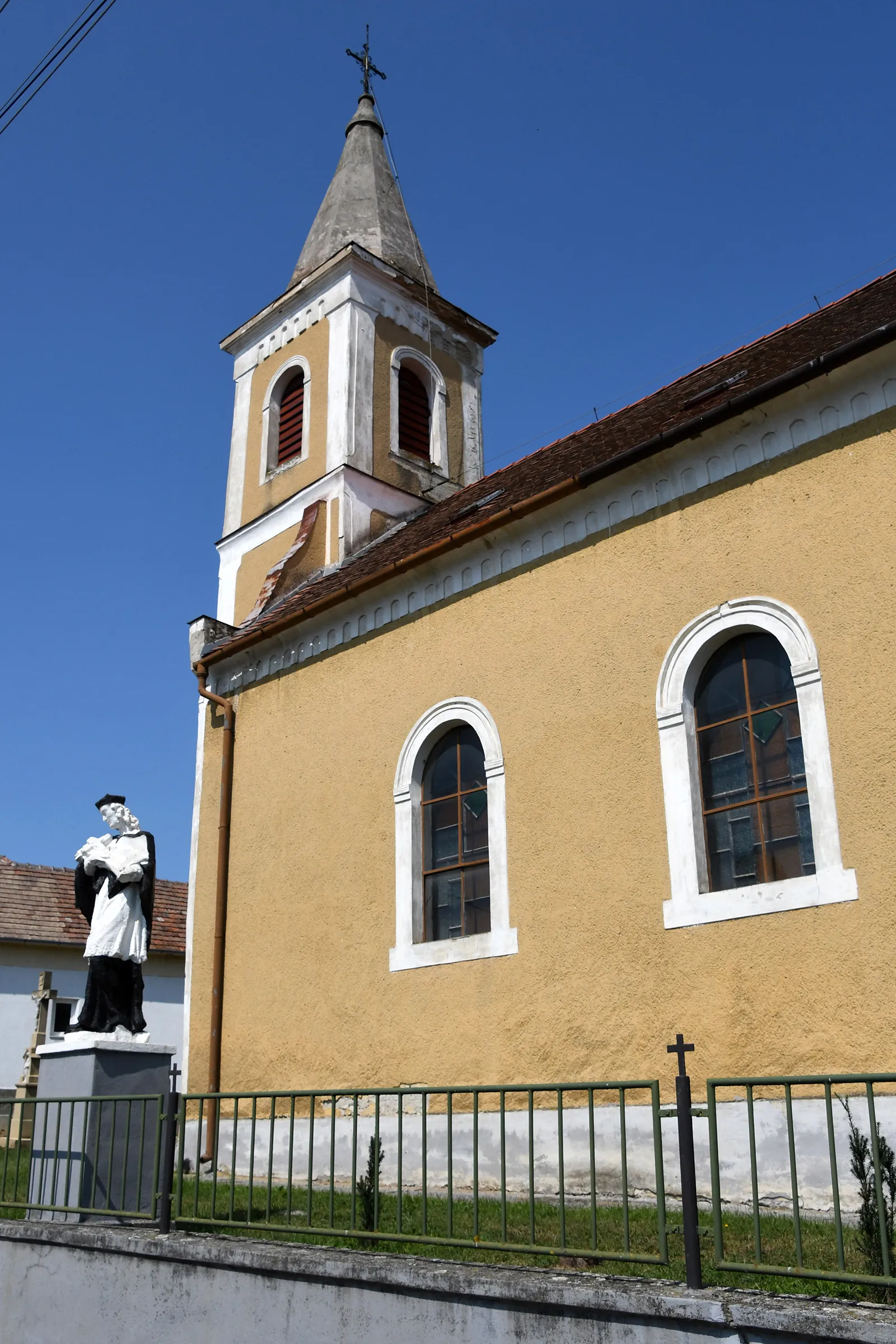 Photo showing: Roman Catholic church in Ukk, Hungary