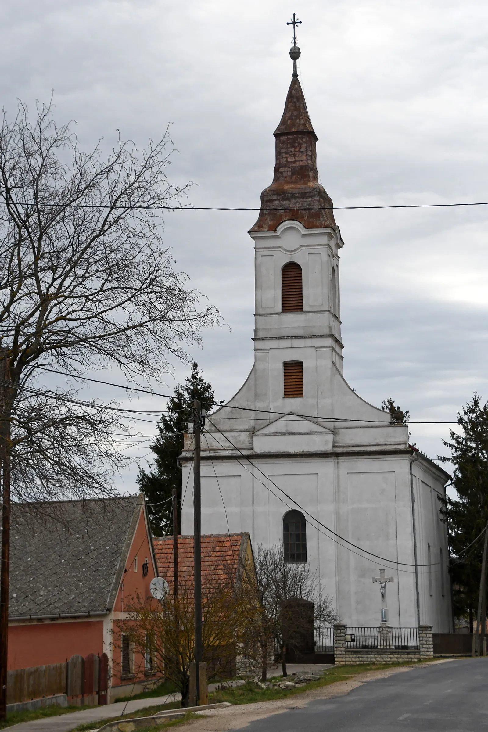 Photo showing: Roman Catholic church in Barnag, Hungary