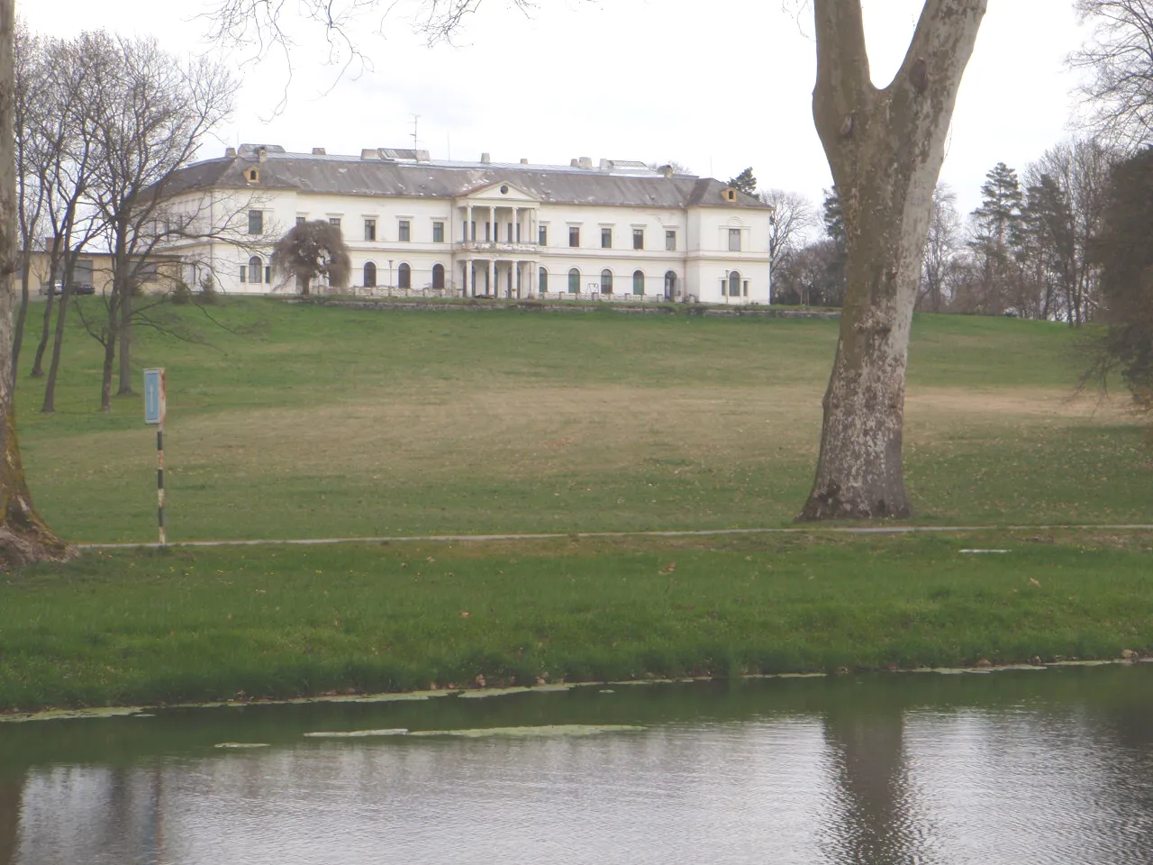 Photo showing: Doba, Erdődy-kastély