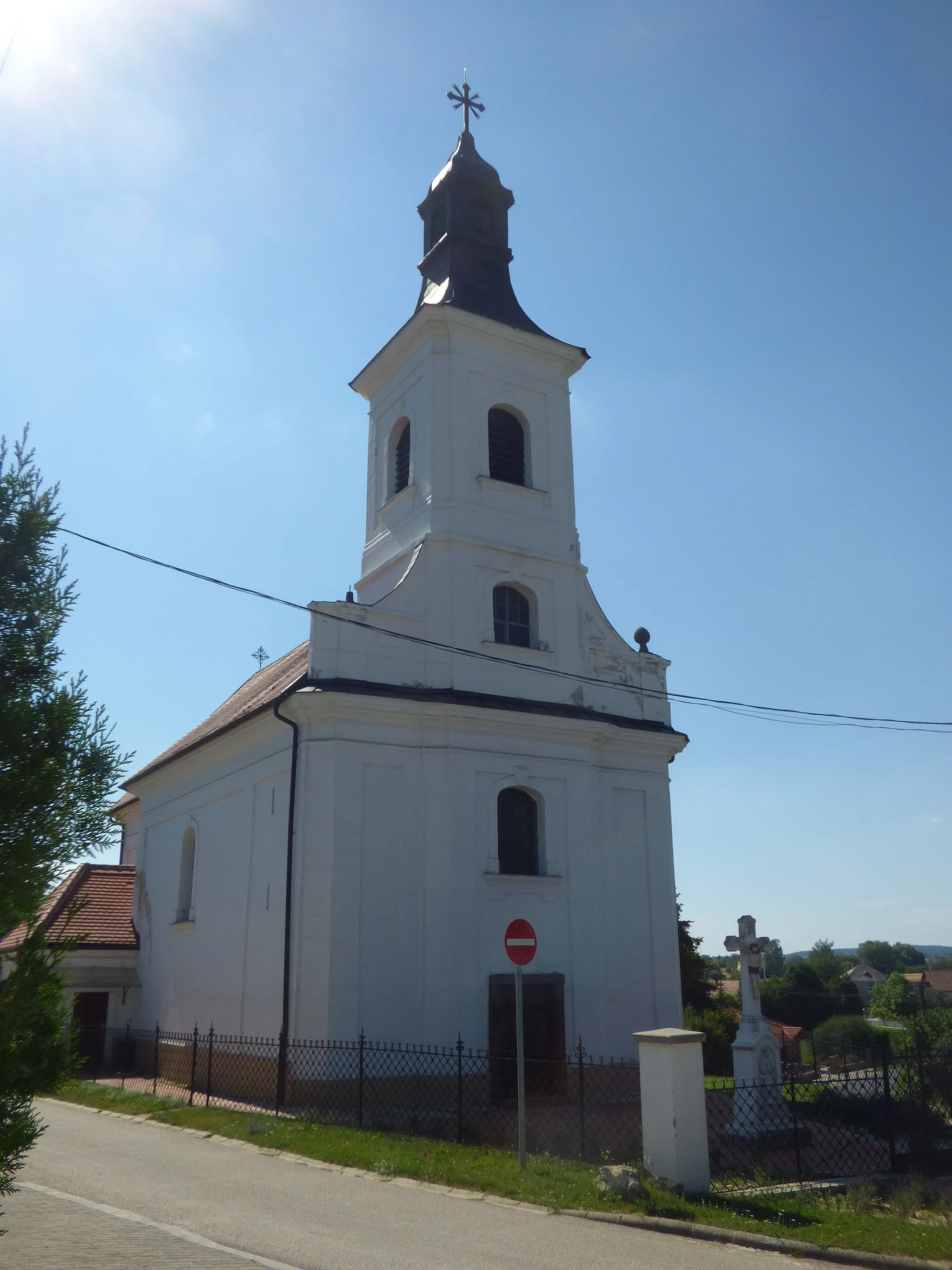 Photo showing: Bánd katolikus temploma kelet felől nézve