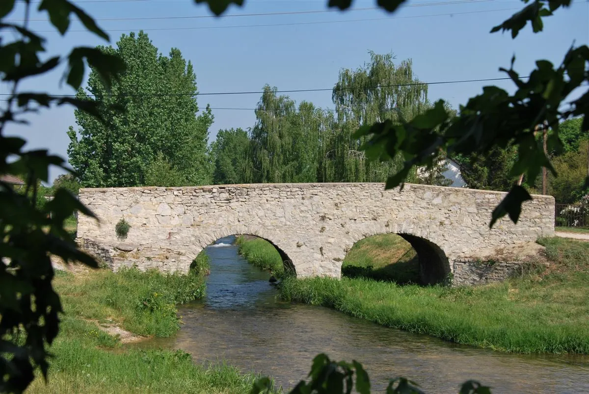 Photo showing: Kőhíd a Séd felett, Sóly (Veszprém megye)
