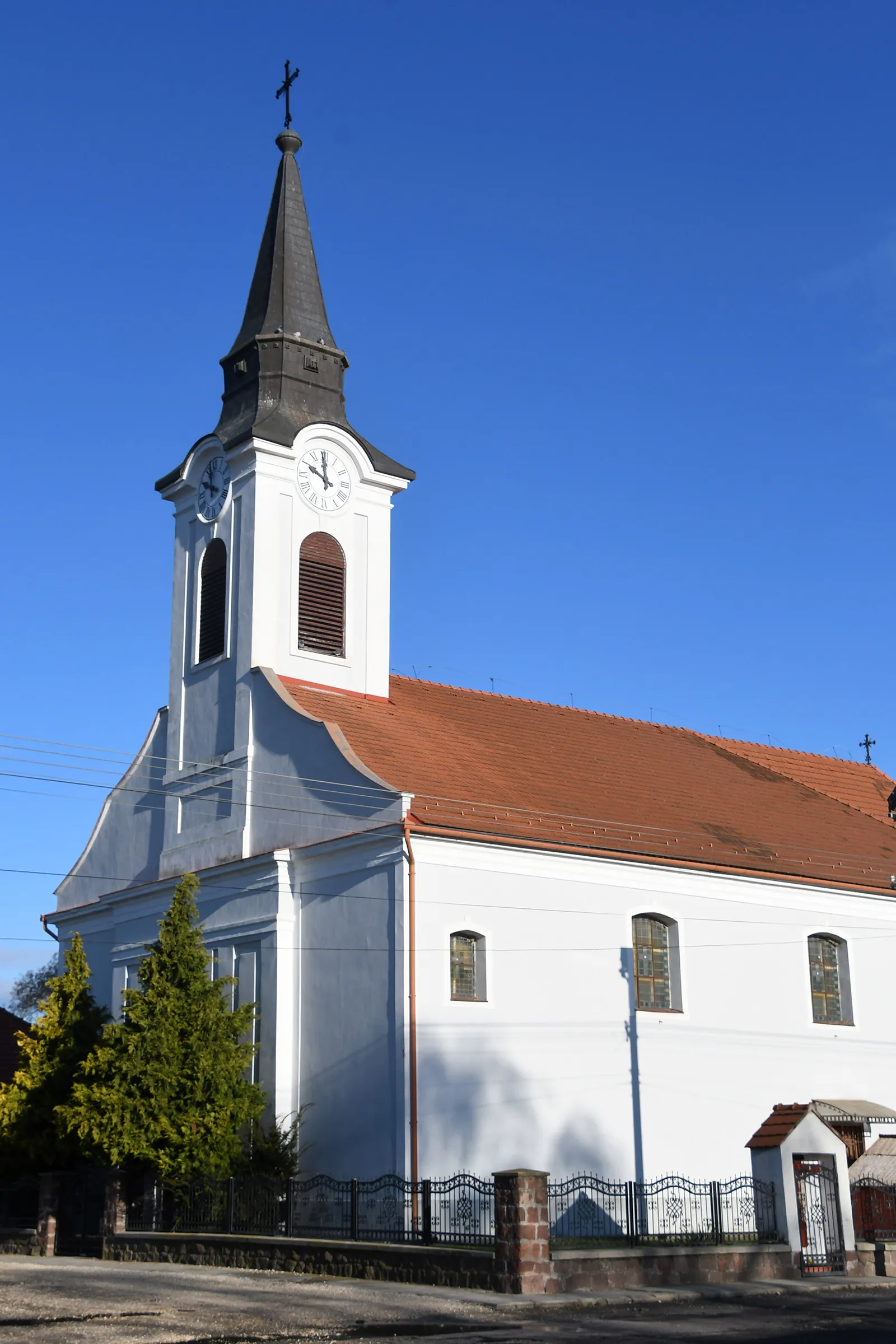 Photo showing: Roman Catholic church in Tárkány, Hungary