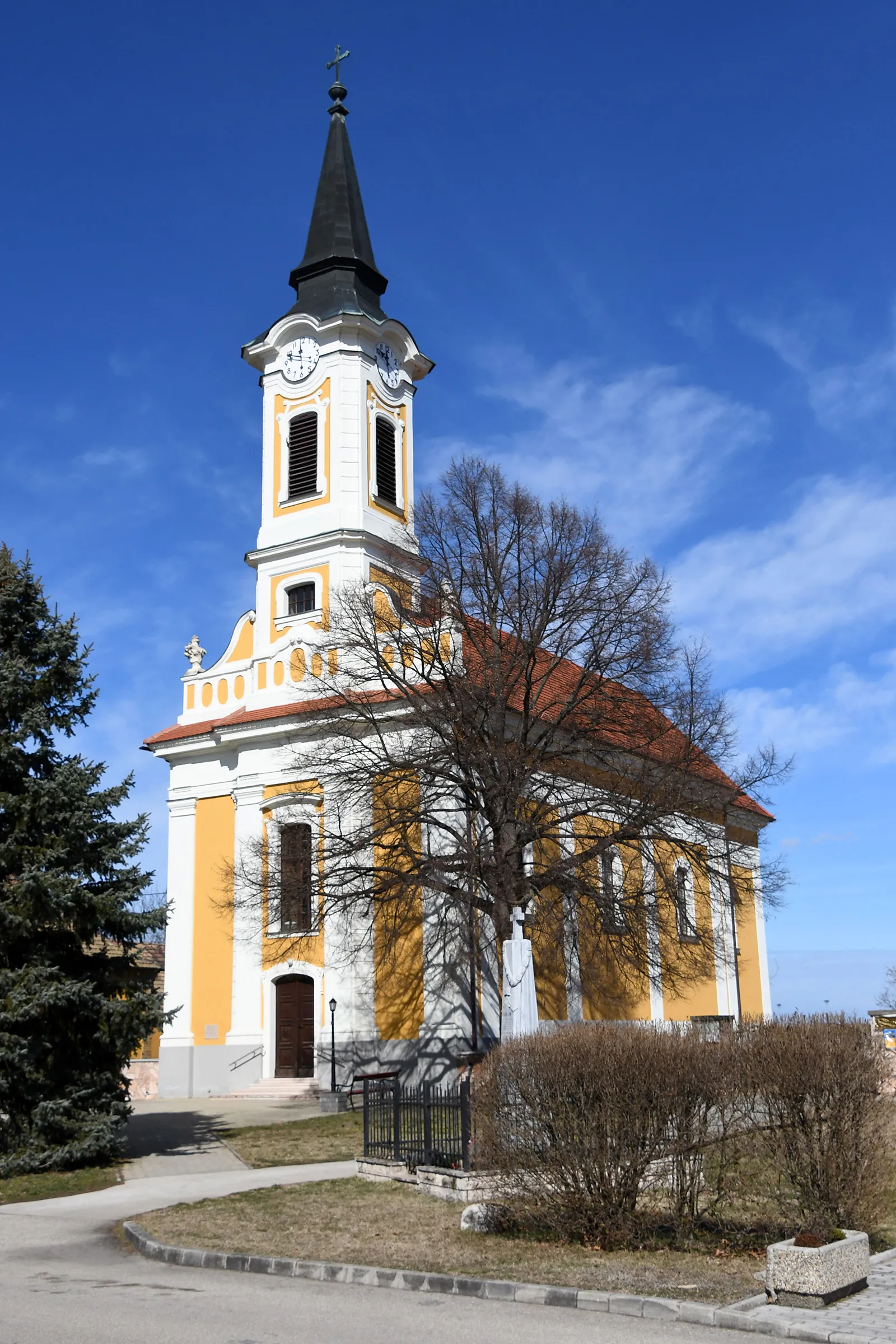 Photo showing: Roman Catholic church in Kecskéd, Hungary