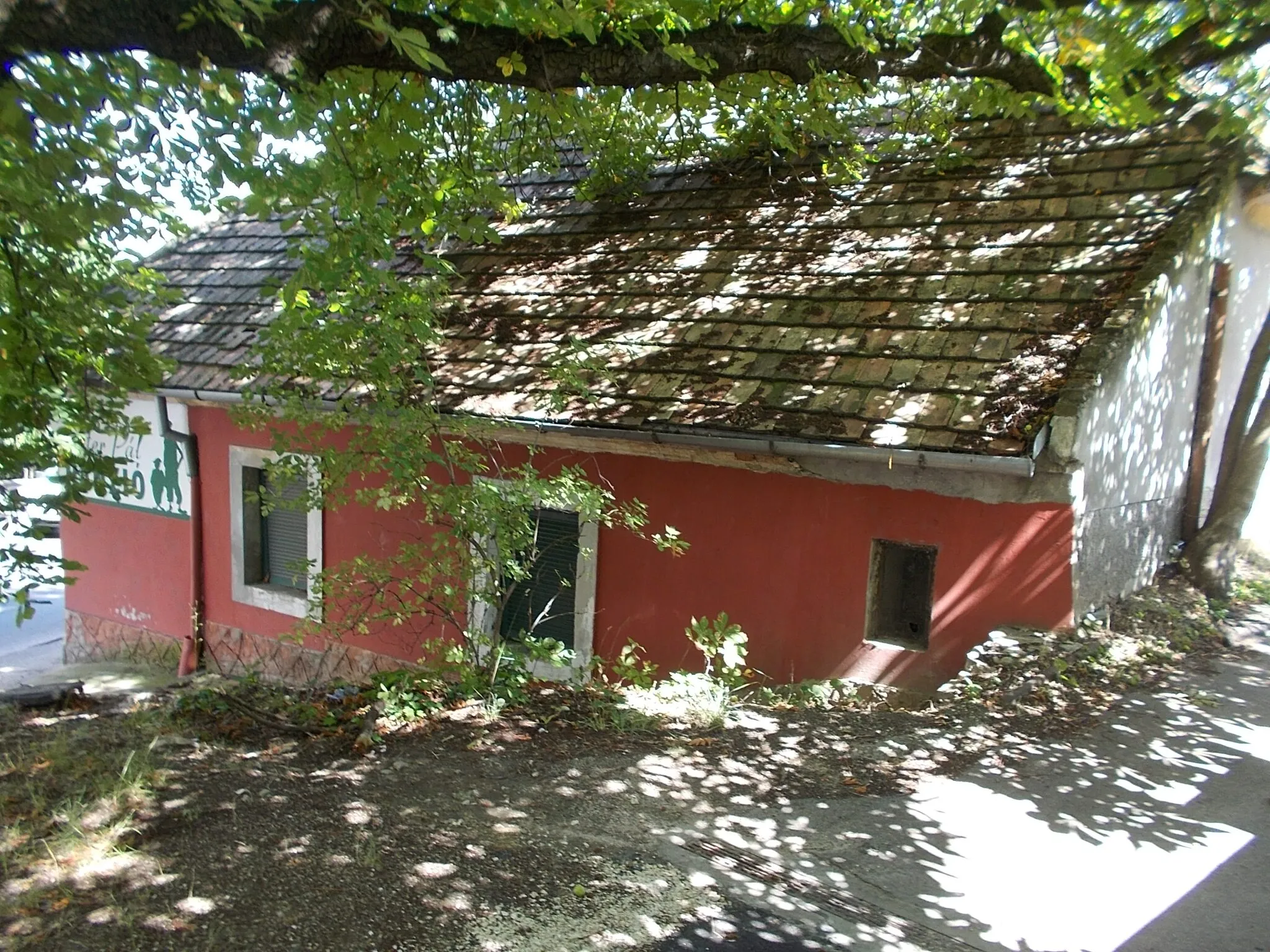 Photo showing: : Listed house. Guest house. - 7 Dózsa György Street, Jeruzsálemhegy, Veszprém, Veszprém County, Hungary.