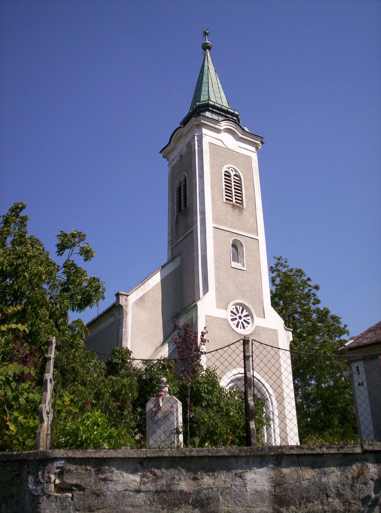 Photo showing: Reformed church, Veszprém-Kádárta