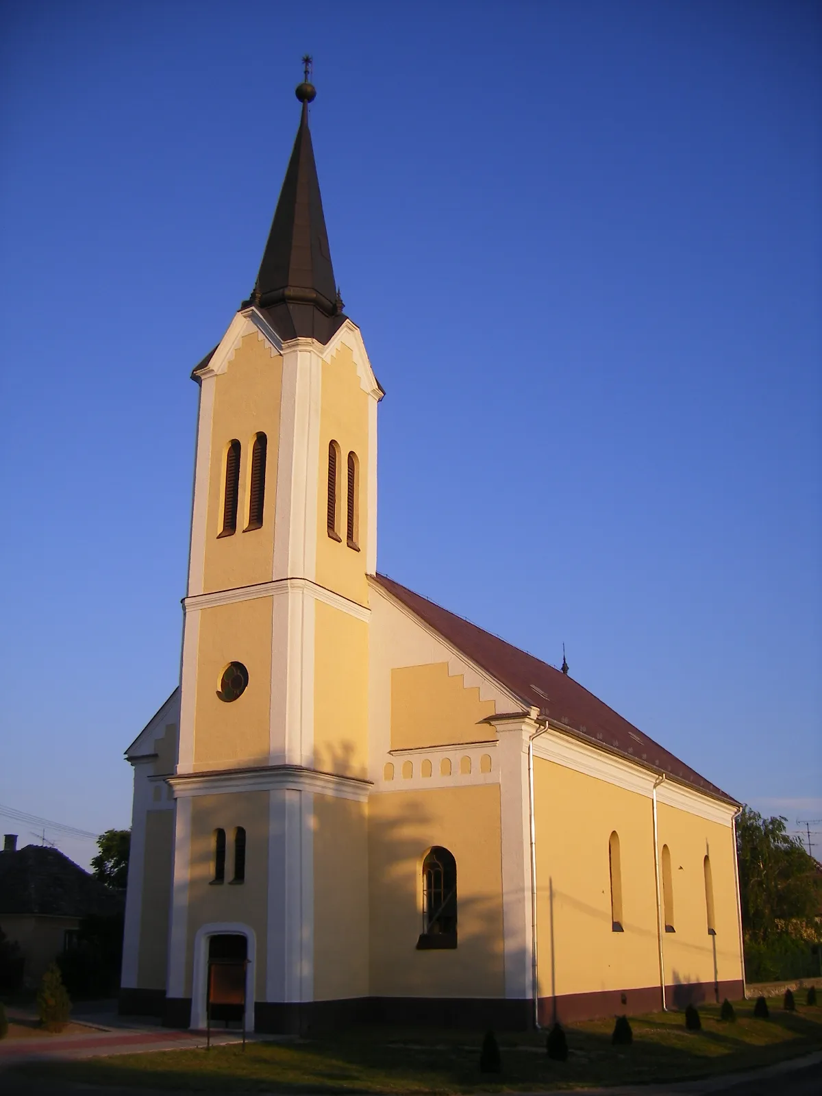 Photo showing: Dél-Komárom/Szőny - református templom