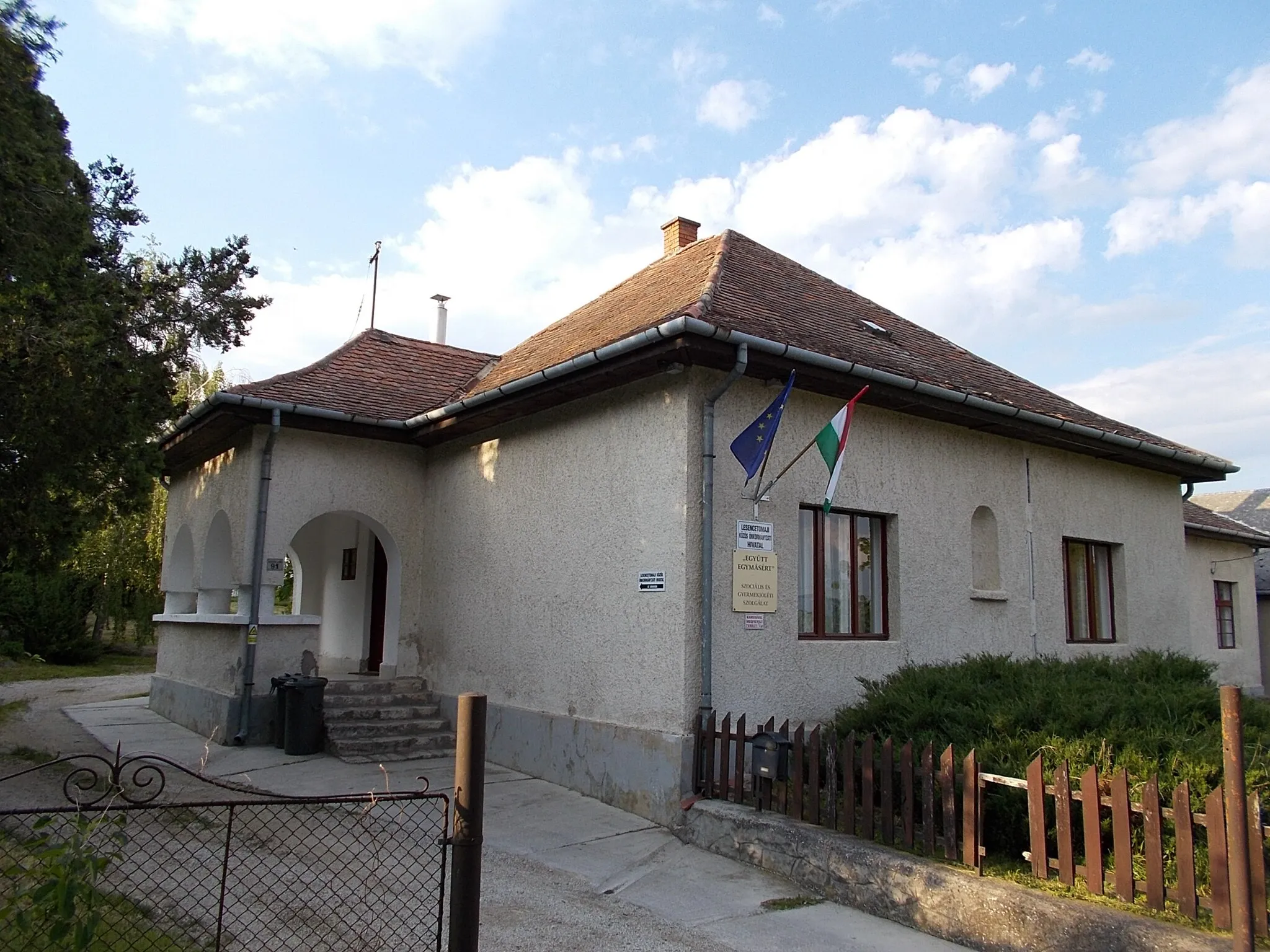 Photo showing: Lesencetomaj - közös önkormányzati hivatal