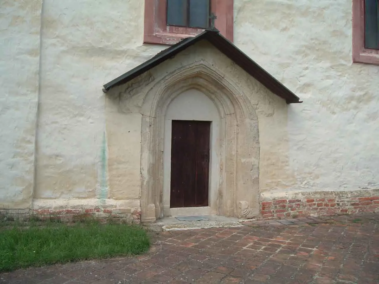 Photo showing: The entry of the church of Szentkereszt (13th c.), Táplánszentkereszt, Hungary