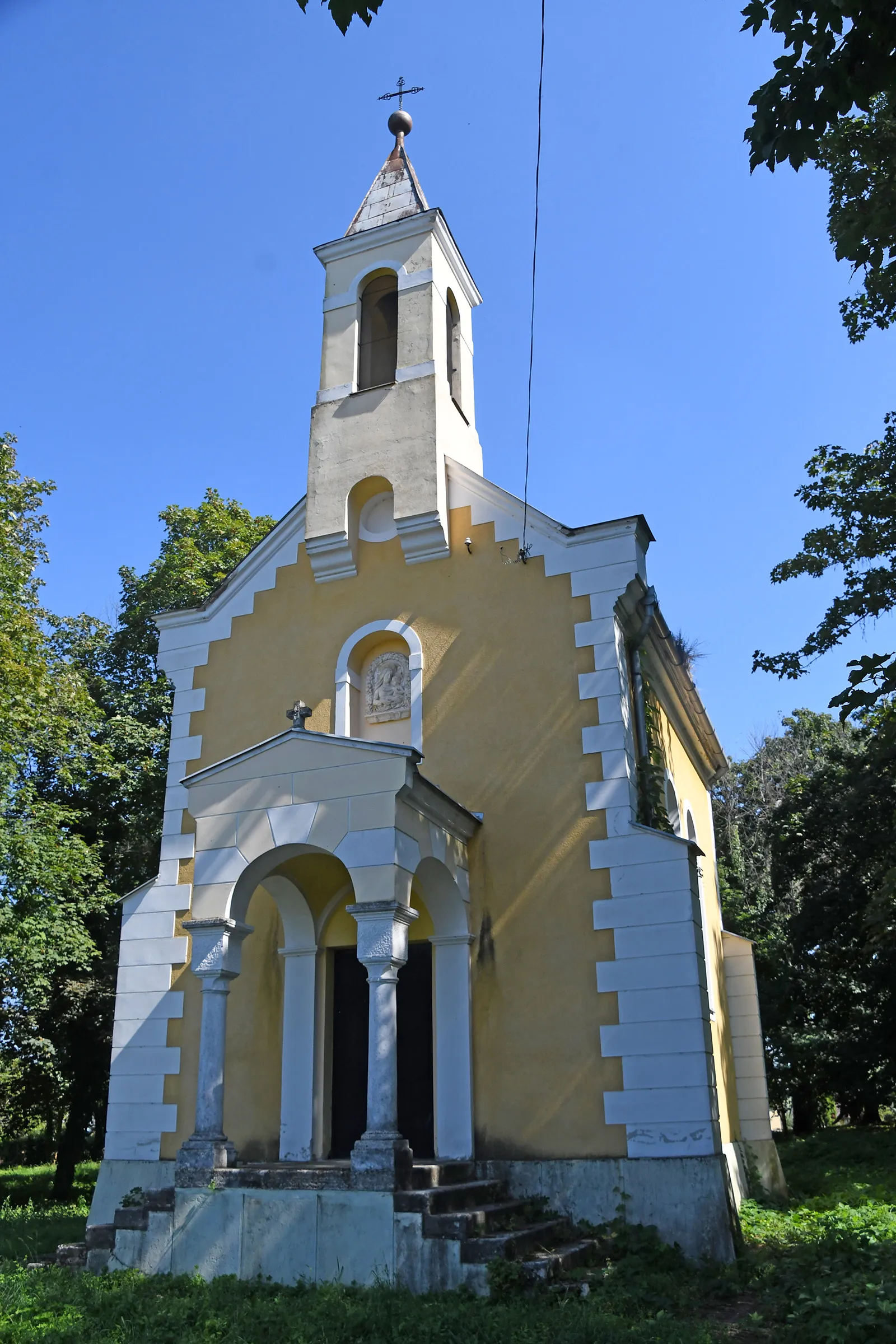 Photo showing: Saint Cecilia funerary chapel (belonging to the Chernel family) in the Graveyard of the landlords in Csabrendek, Hungary