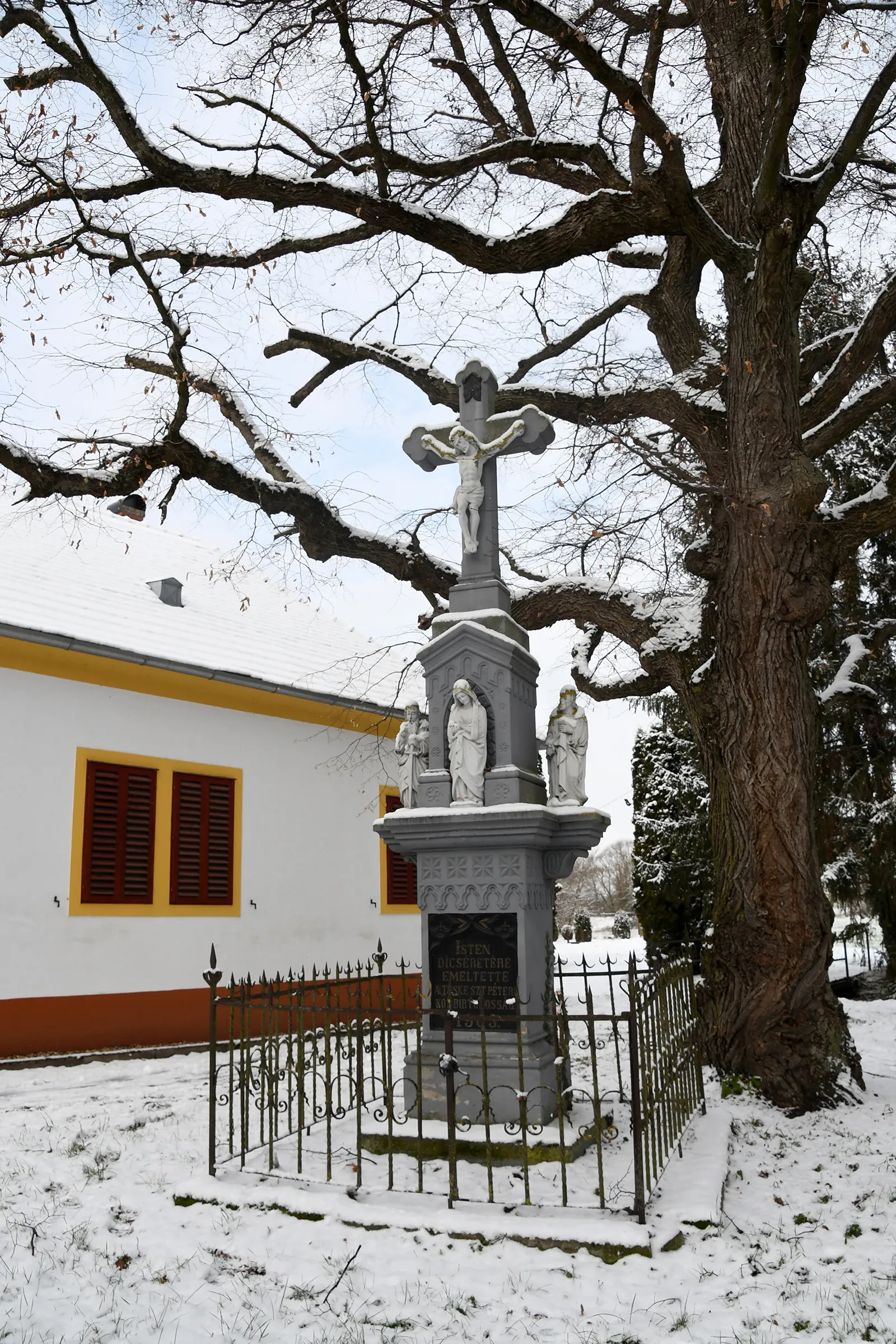 Photo showing: Crucifix in Tüskeszentpéter, Zalaszentgrót, Hungary