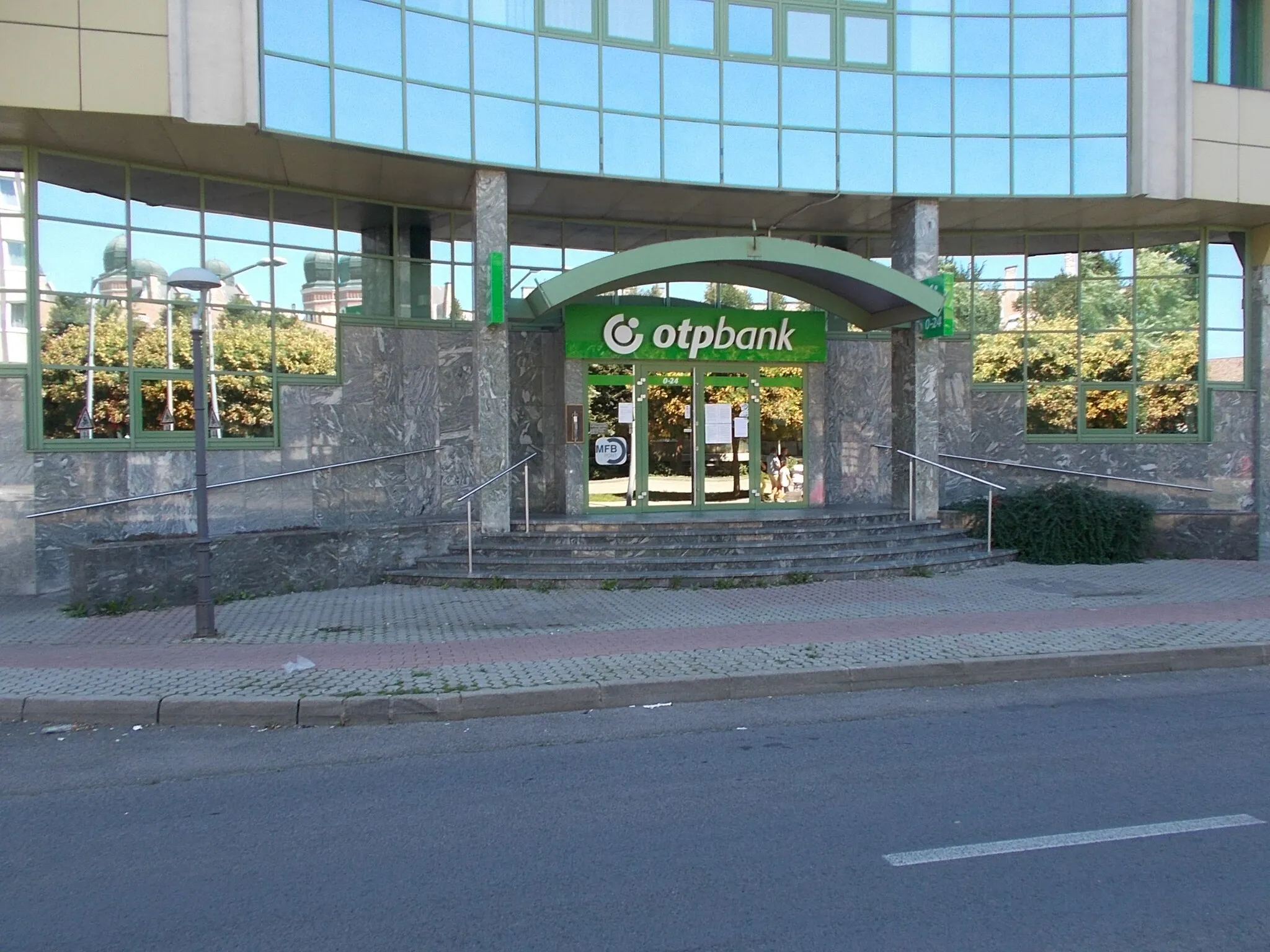 Photo showing: : OTP Bank - 15-17 Kisfaludy Sándor Street, Zalaegerszeg, Zala County, Hungary.