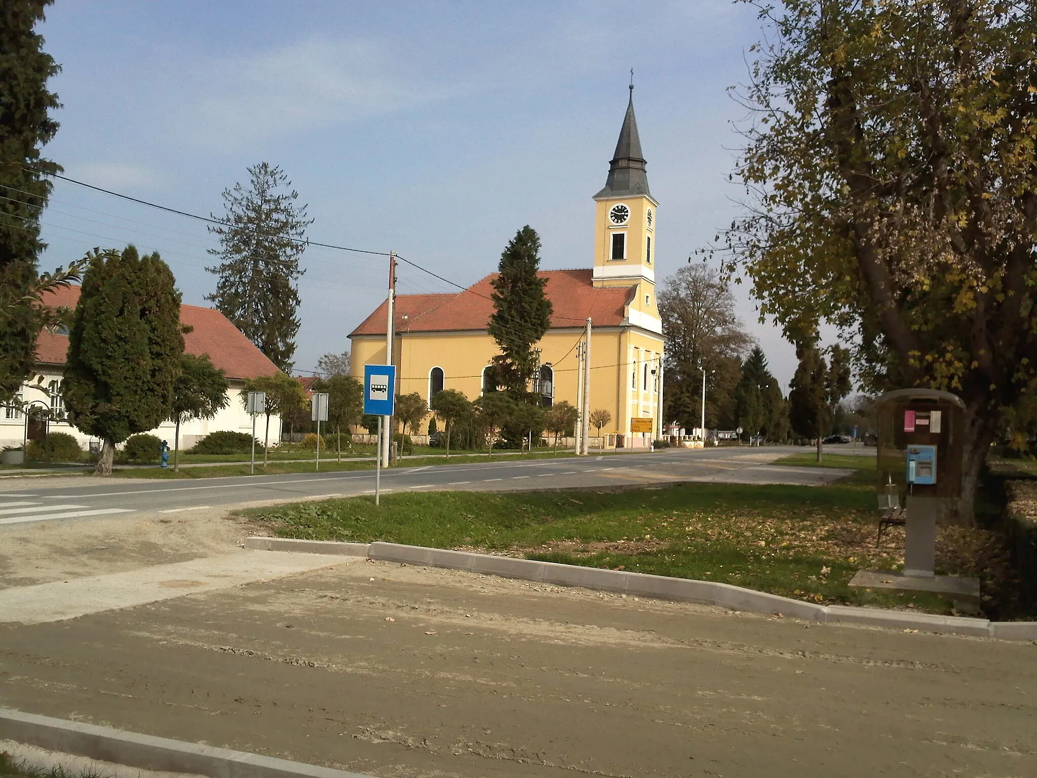 Photo showing: Gola crkva
