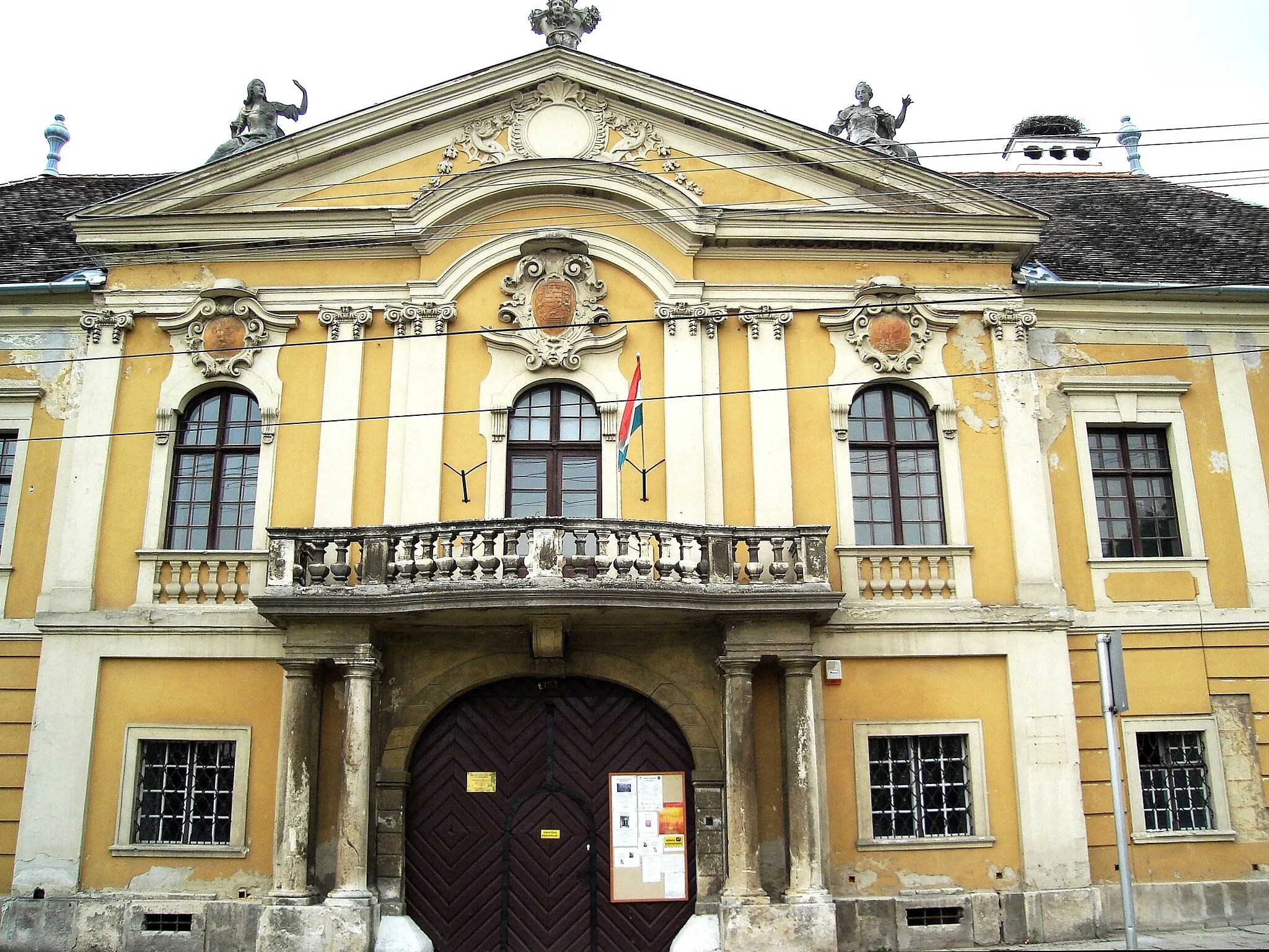 Photo showing: The street front of the episcopal palace in Fertőrákos.