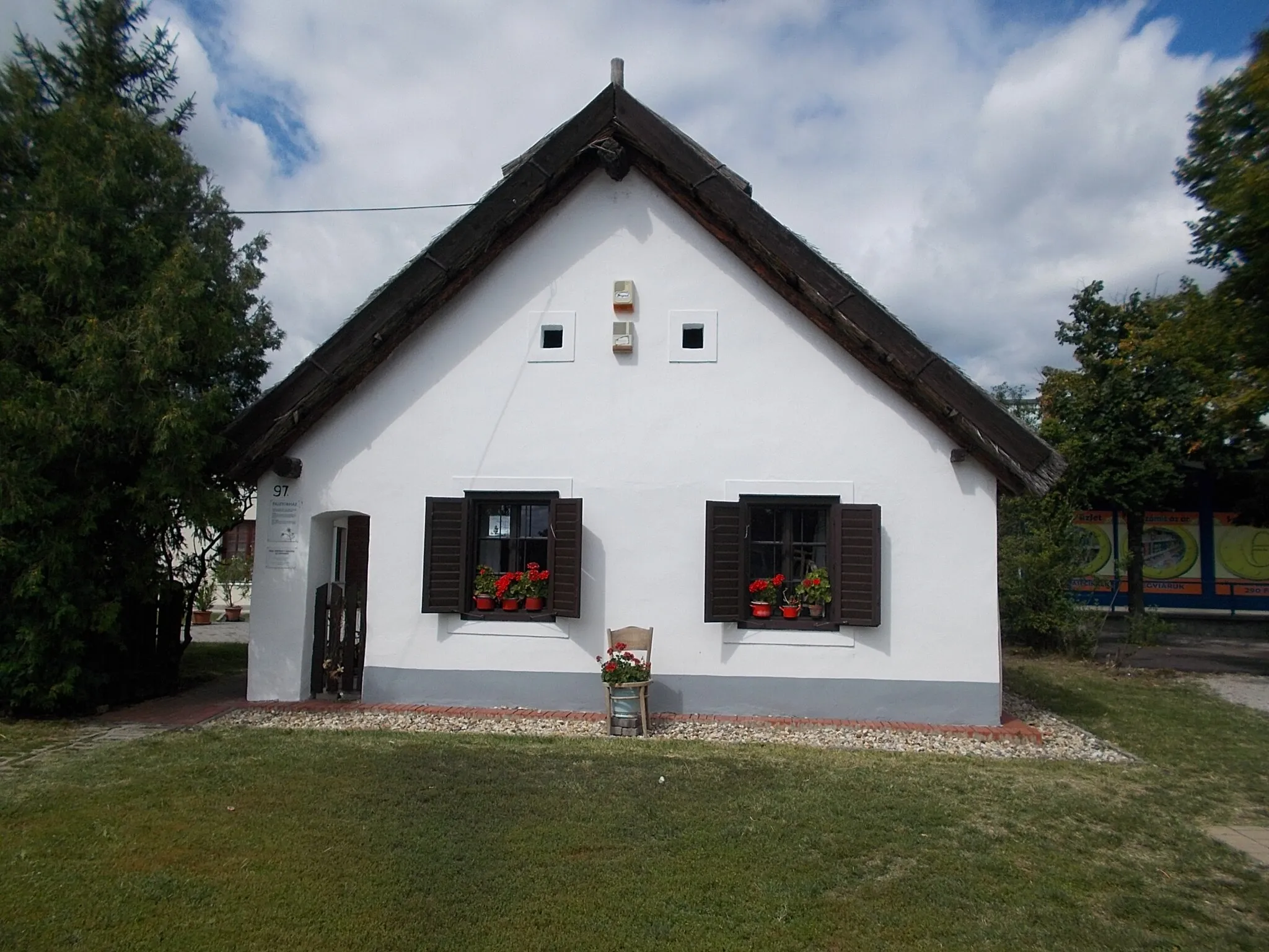 Photo showing: : Shepherd house, local museum. - Route 71, Gyenesdiás, Zala County, Hungary.