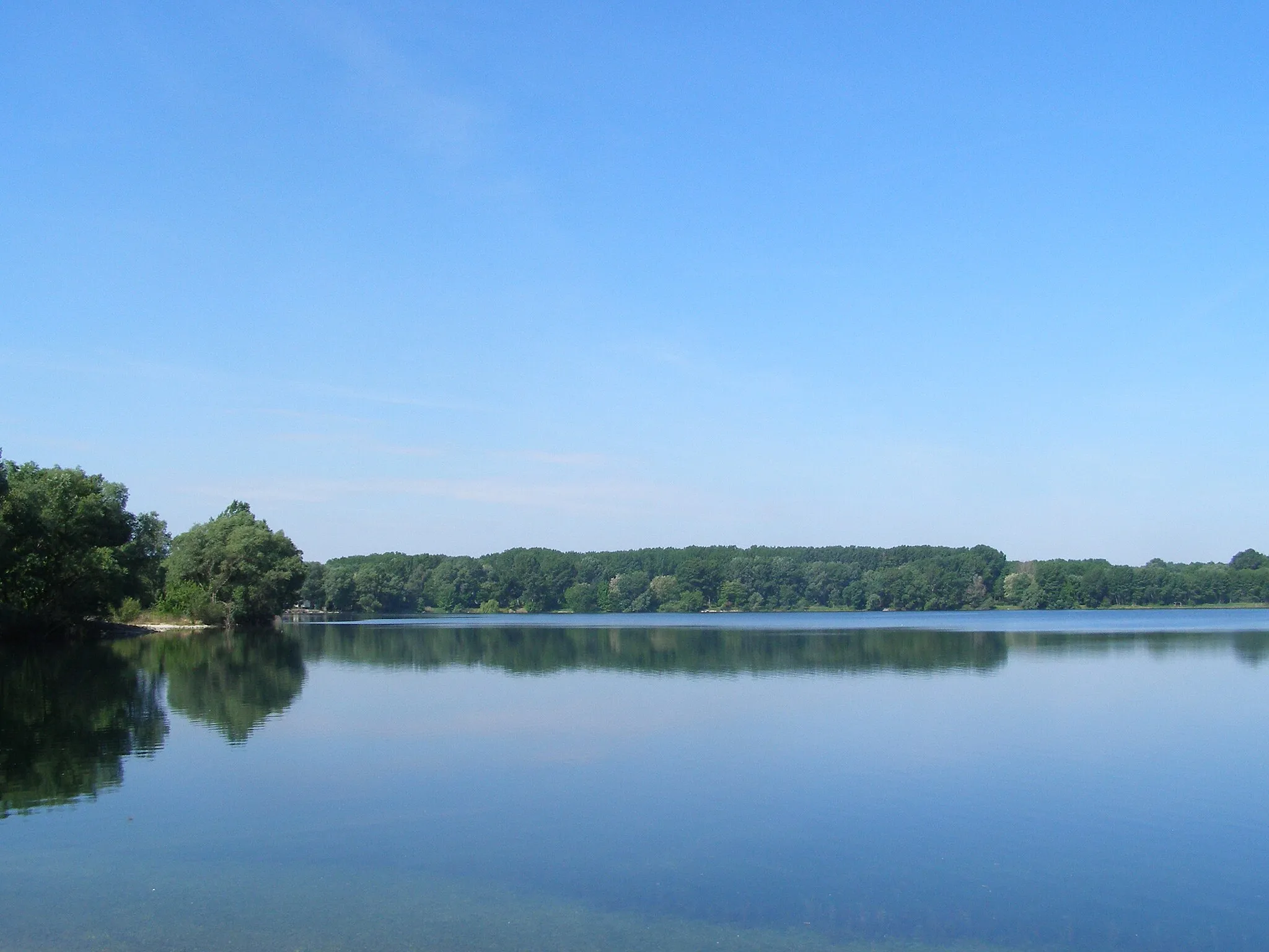 Photo showing: Vojka Lake