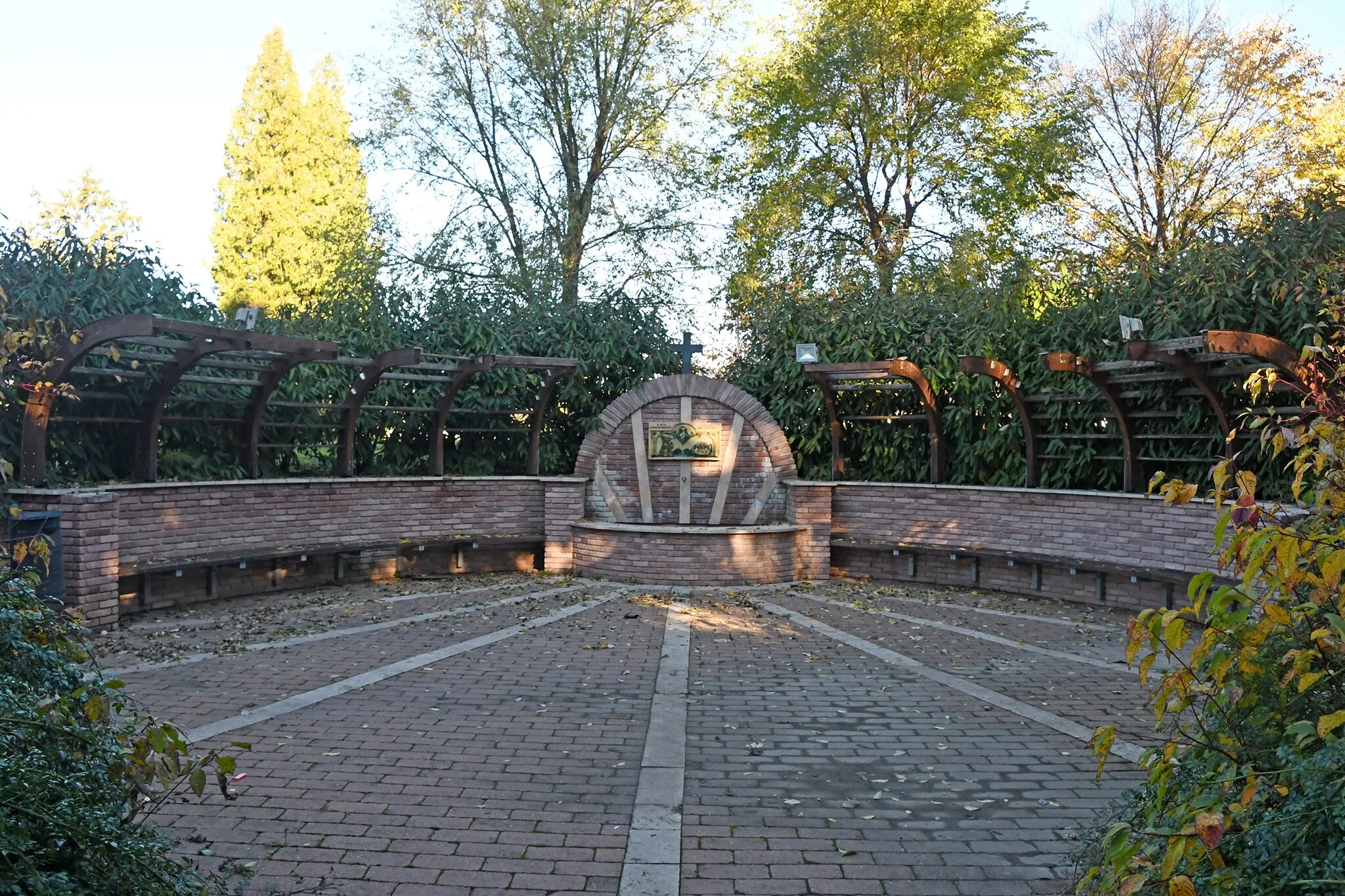 Photo showing: Saint Mary well in Csurgó, Hungary