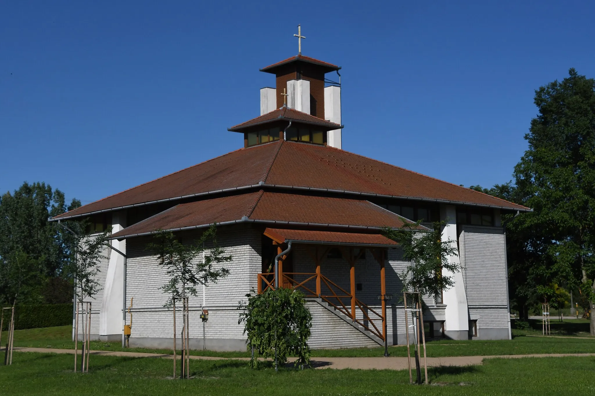 Photo showing: Roman Catholic church in Ikrény, Hungary