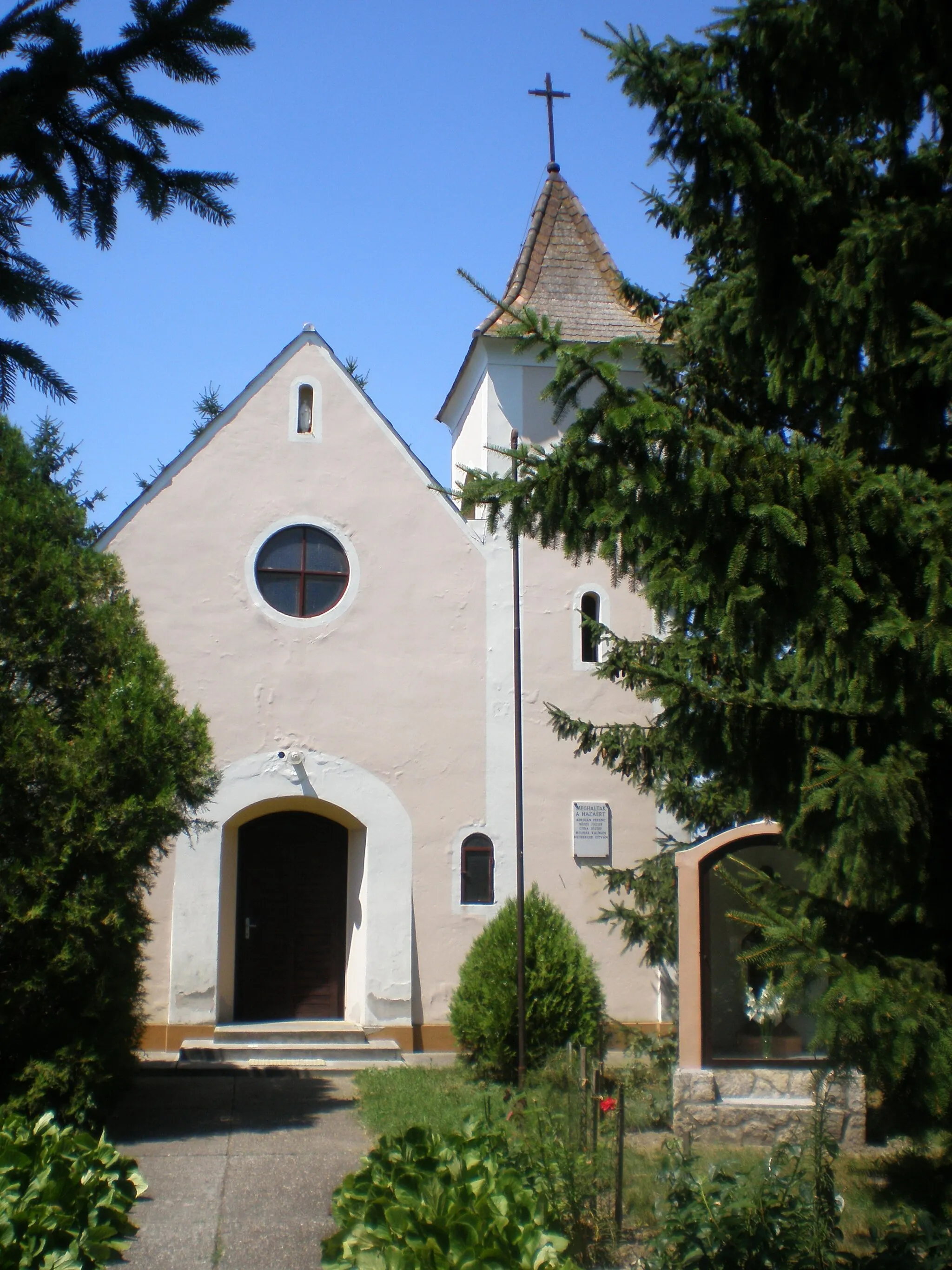 Photo showing: A római katolikus templom Arakon (Halászi-Arak, Győr-Moson-Sopron megye, Magyarország)