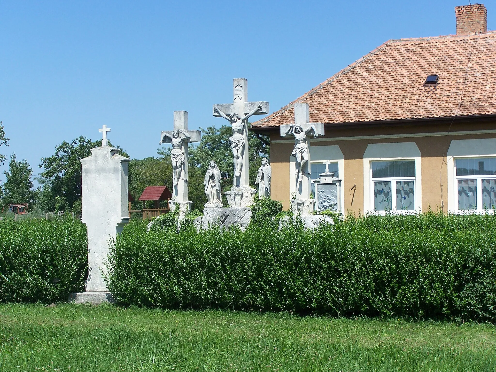 Photo showing: Kálvária-szoborcsoport (Agyagosszergény, Kossuth L. u. 2.)