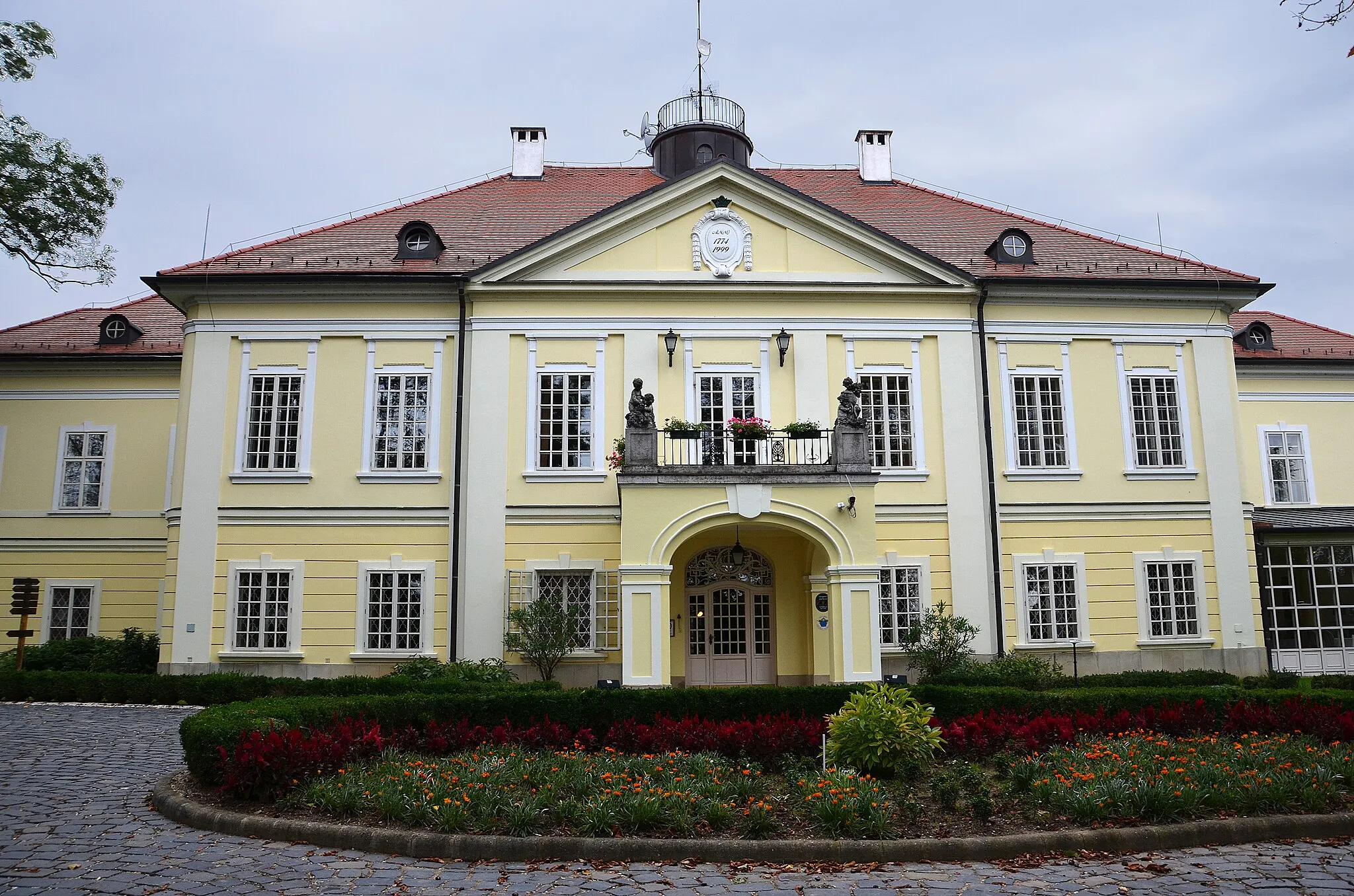 Photo showing: The Felsőbüki Nagy mansion in Röjtökmuzsaj, Hungary