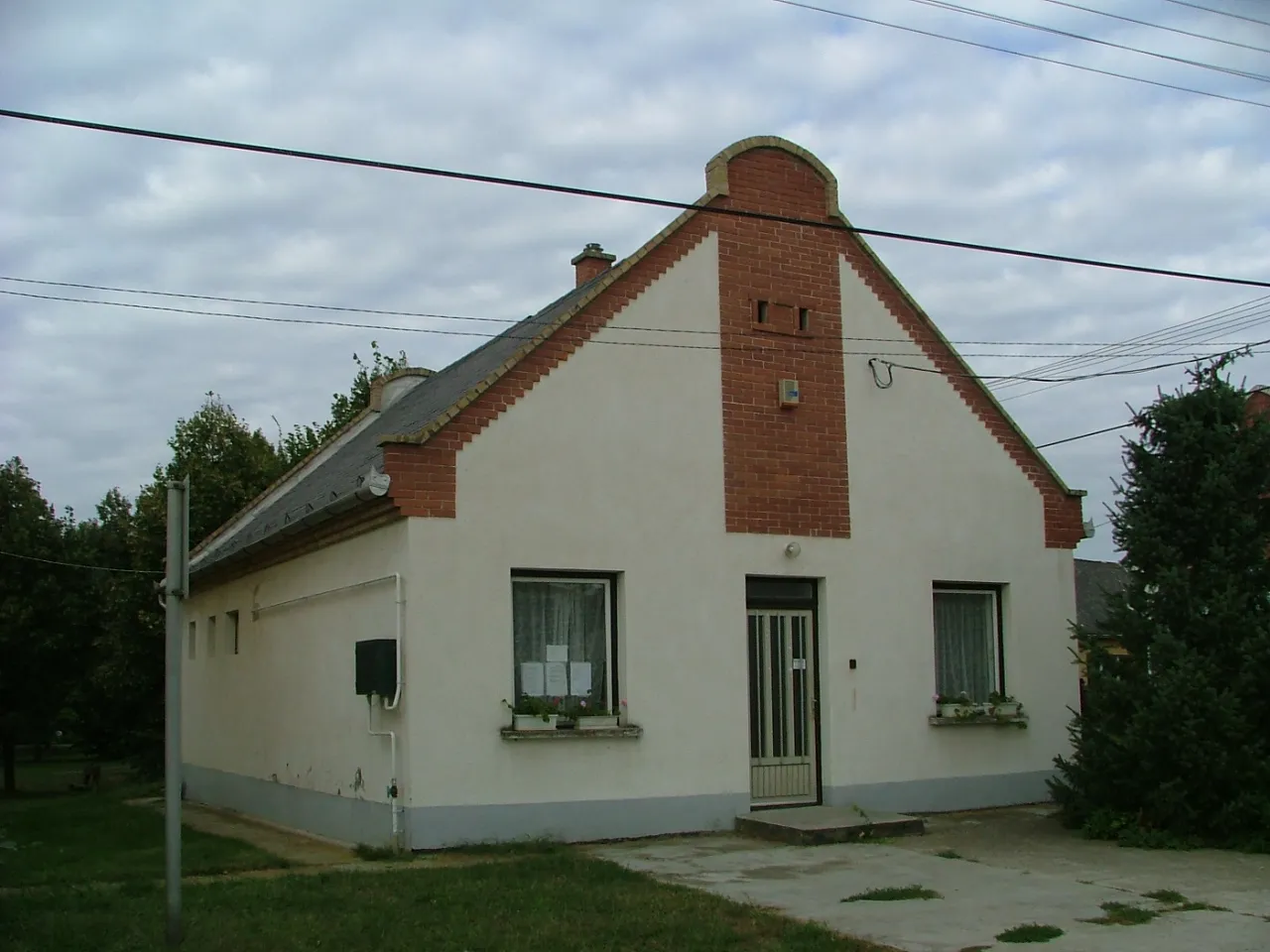 Photo showing: The doctor's office in Mérges