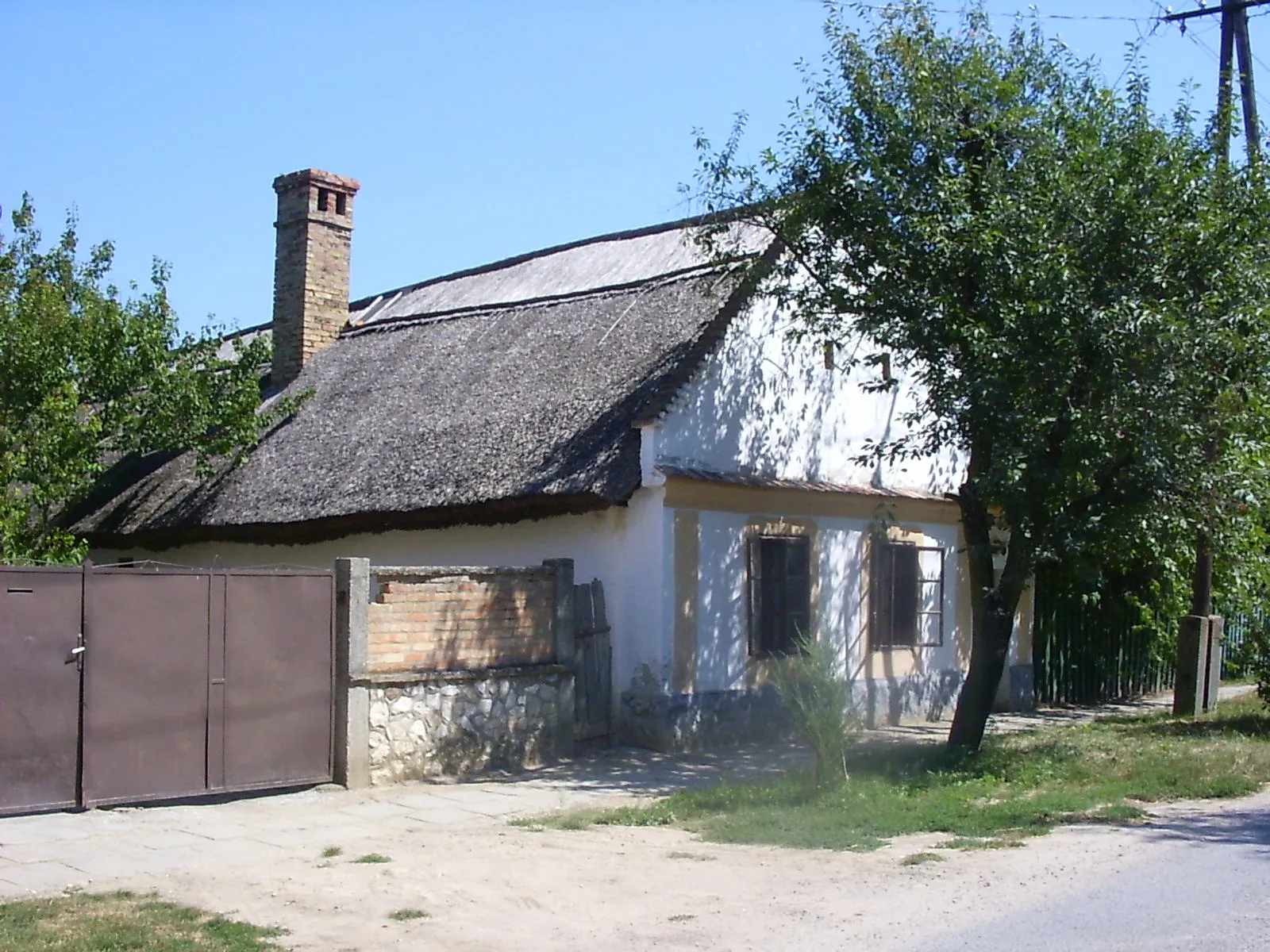 Photo showing: Old peasant house in Szerecseny